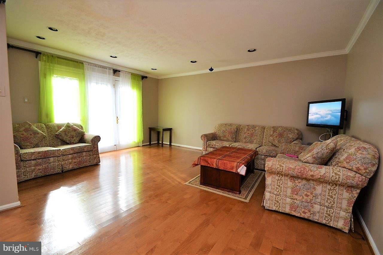 HUNTERS GLEN - Residential