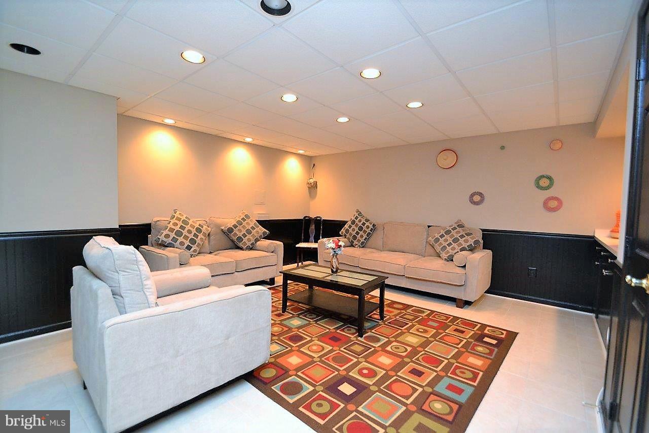 HUNTERS GLEN - Residential