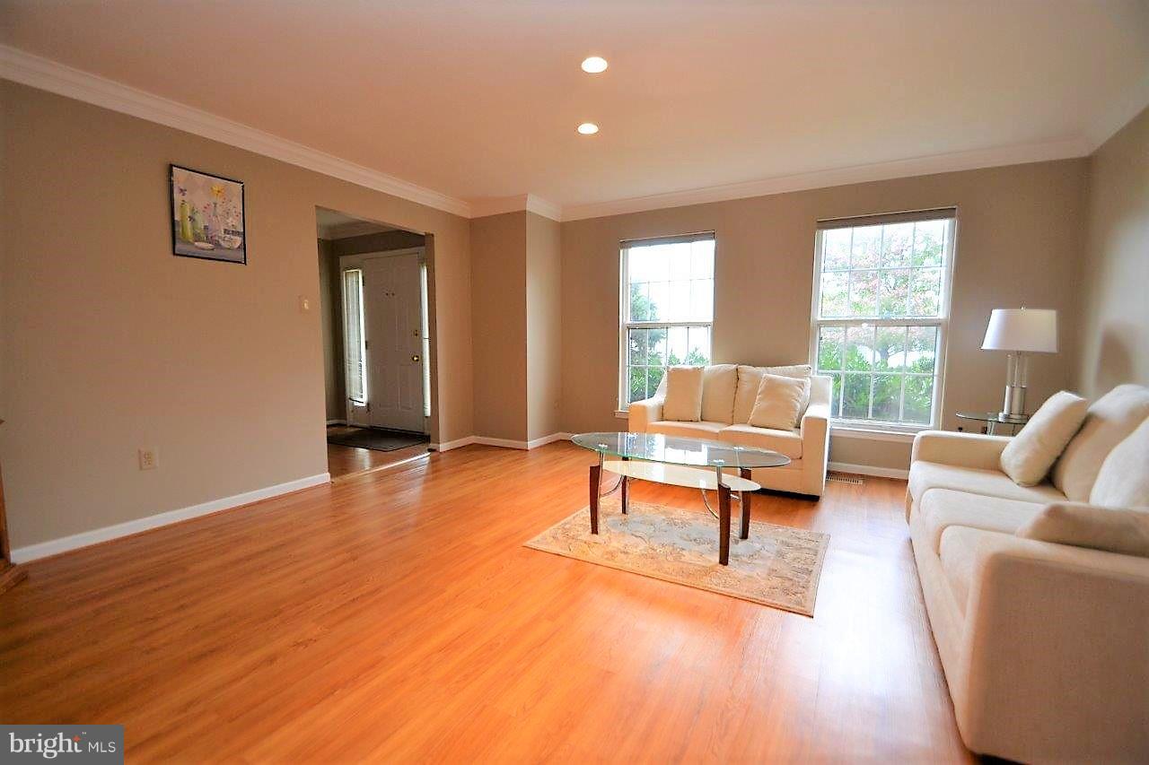 HUNTERS GLEN - Residential