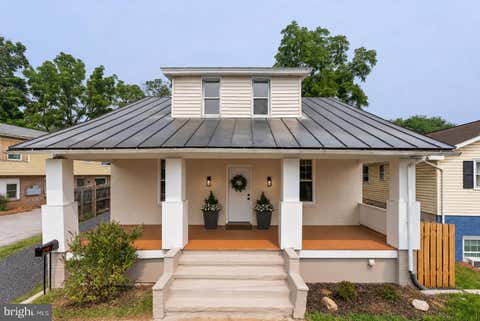 Photo of 1101 Royal Avenue N, FRONT ROYAL, VA 22630 (MLS # VAWR2015374)
