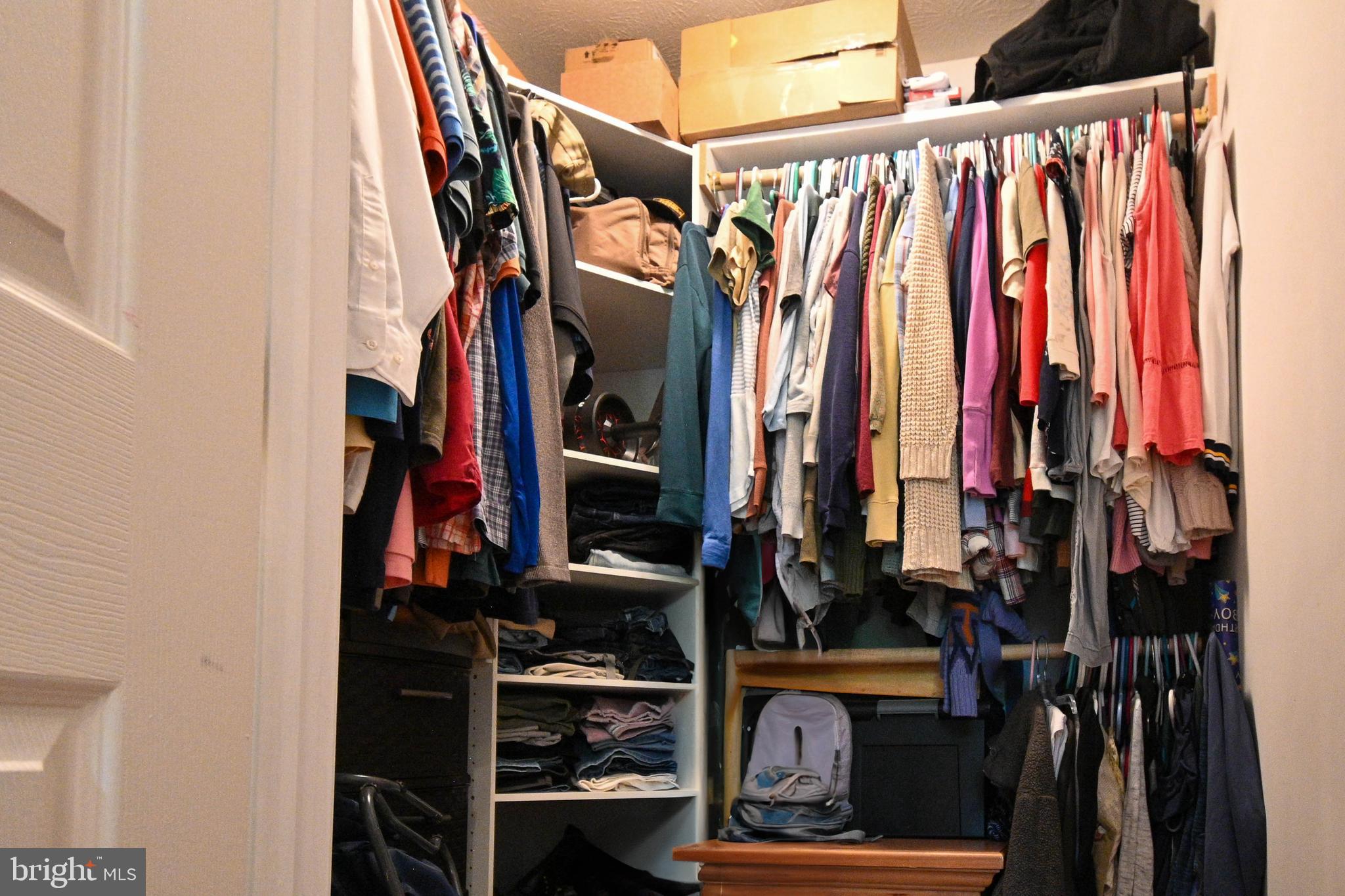 FOXCREST MANOR - Residential