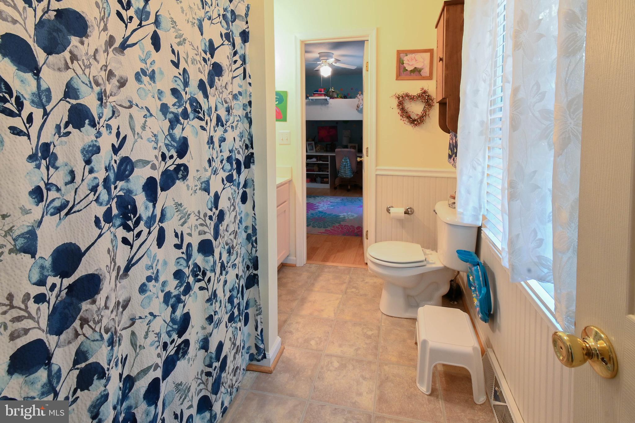 FOXCREST MANOR - Residential