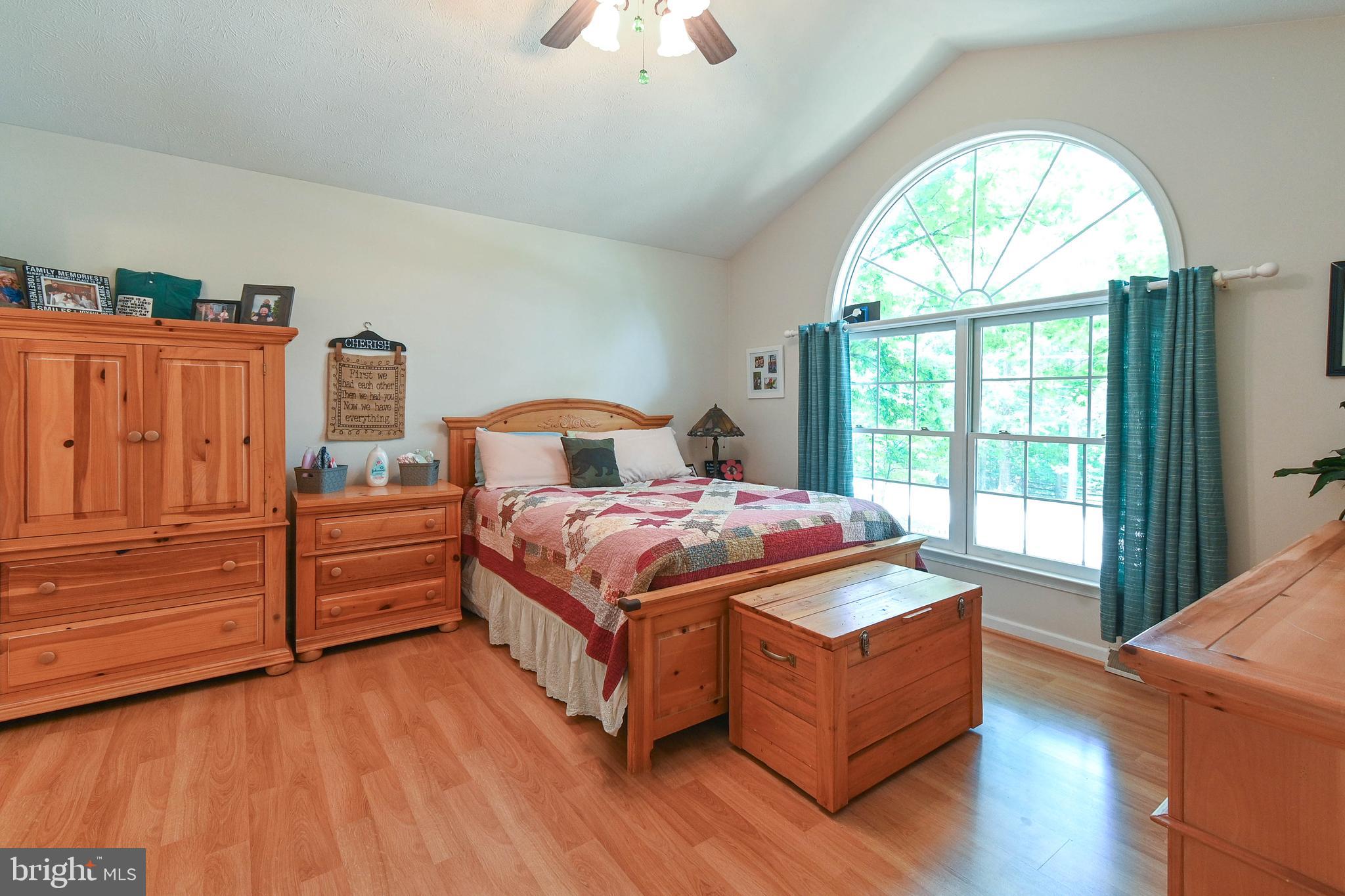 FOXCREST MANOR - Residential