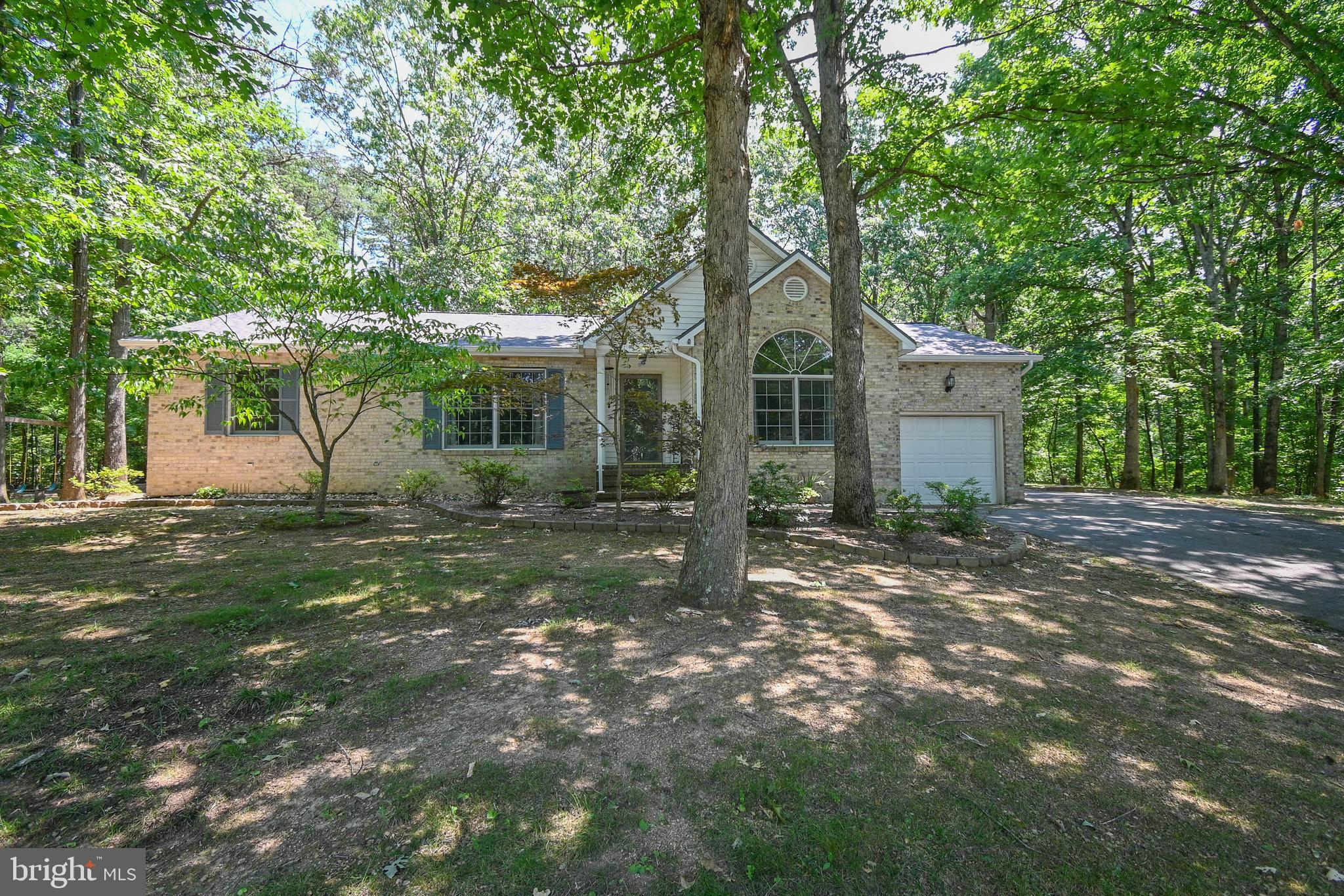 FOXCREST MANOR - Residential