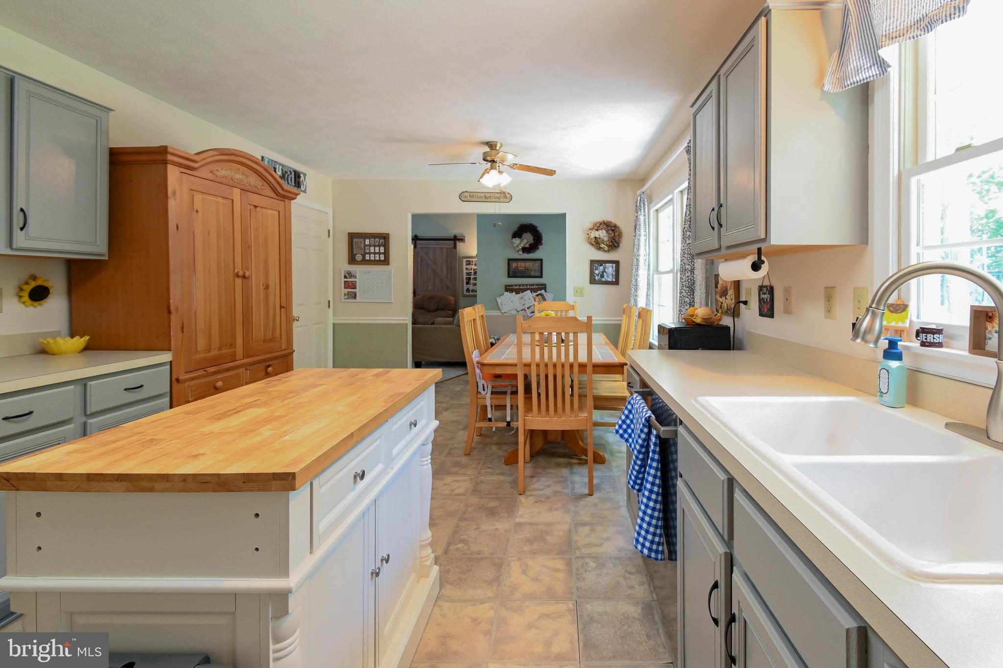 FOXCREST MANOR - Residential