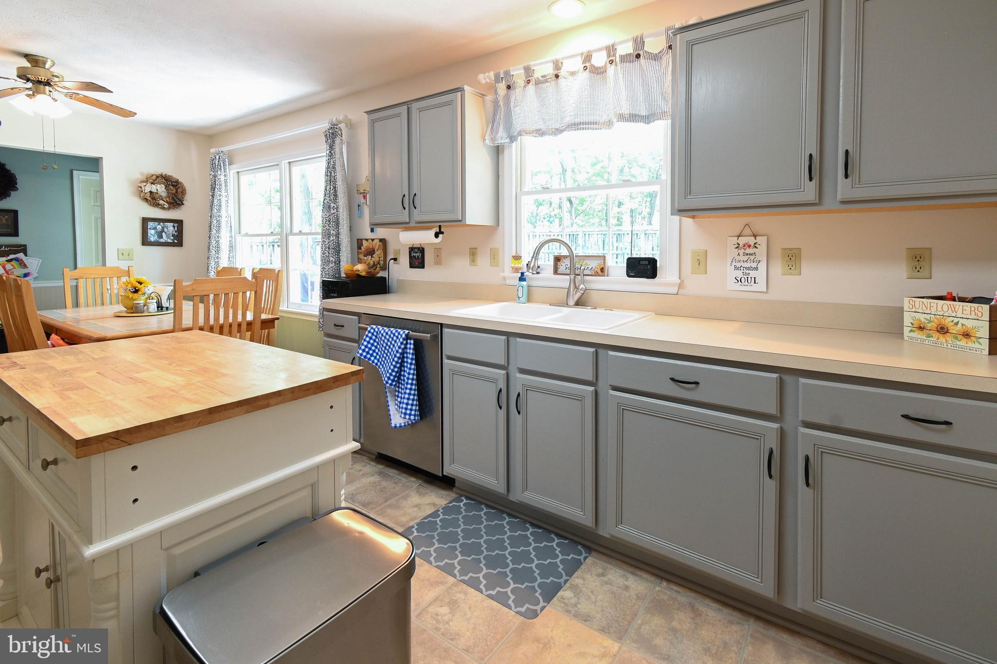 FOXCREST MANOR - Residential