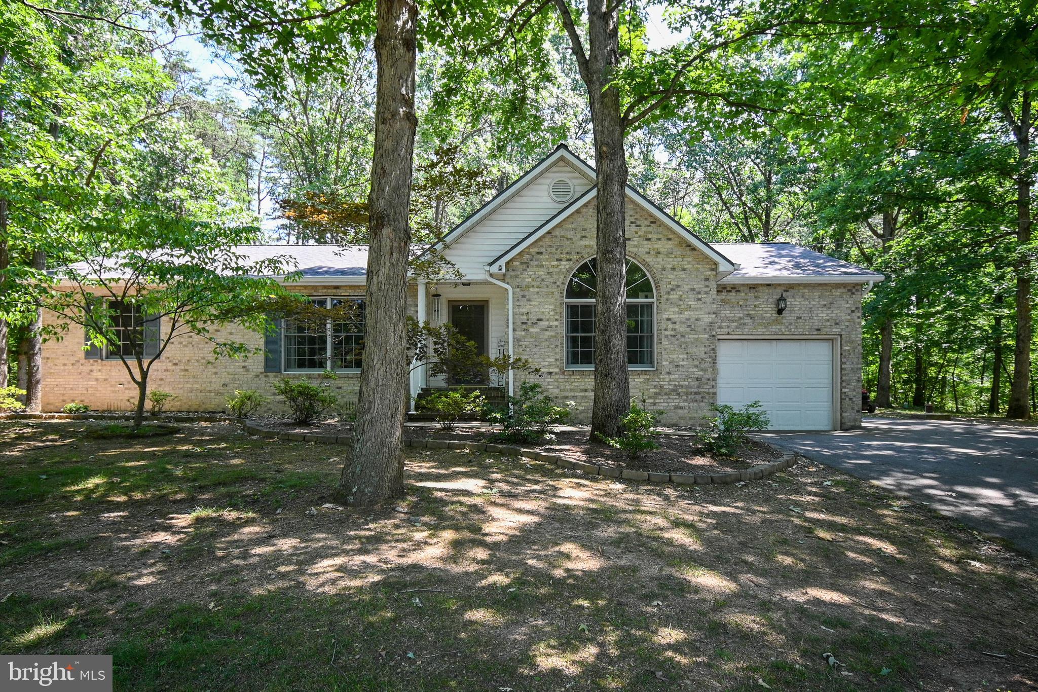 FOXCREST MANOR - Residential