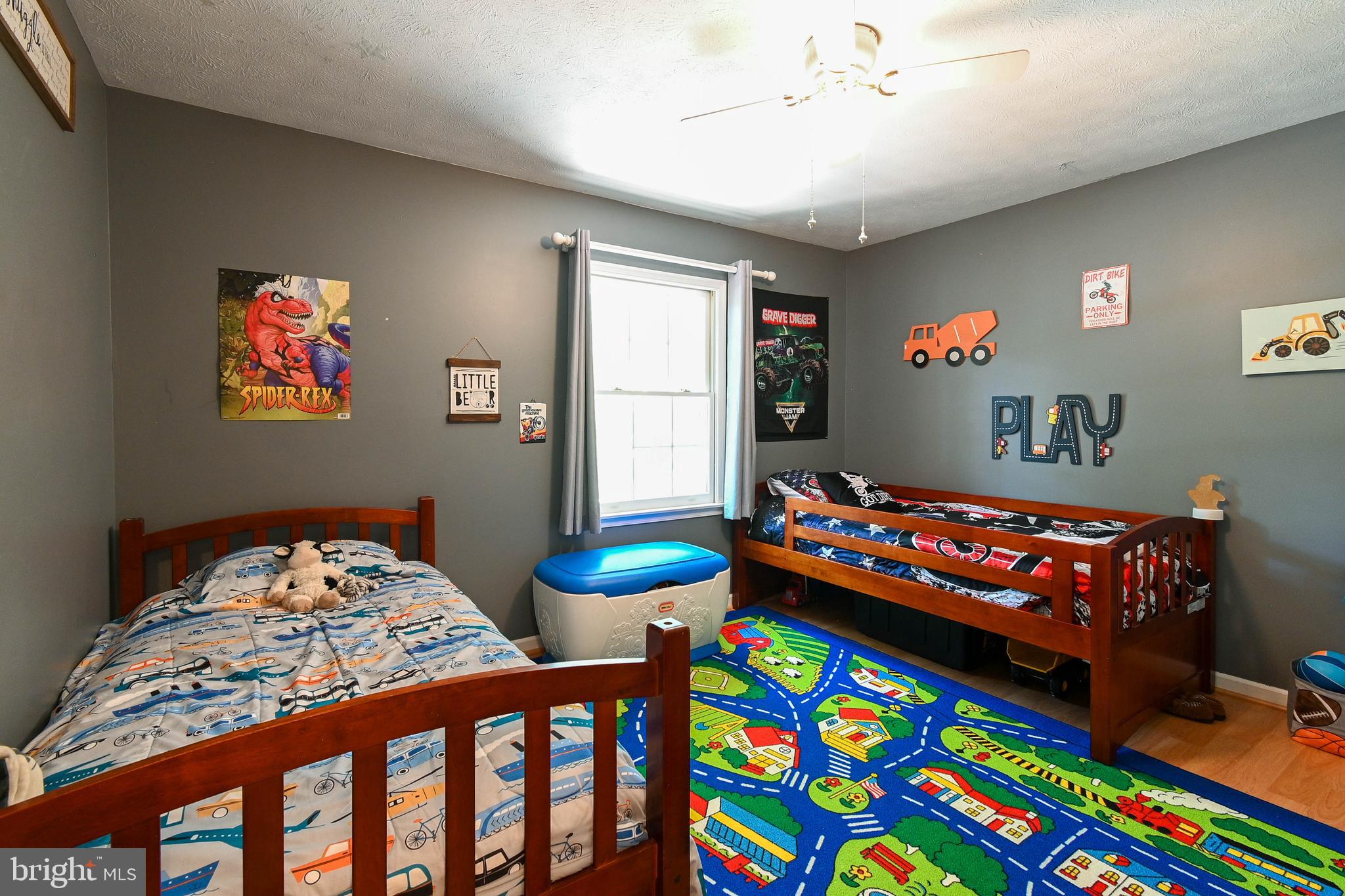 FOXCREST MANOR - Residential