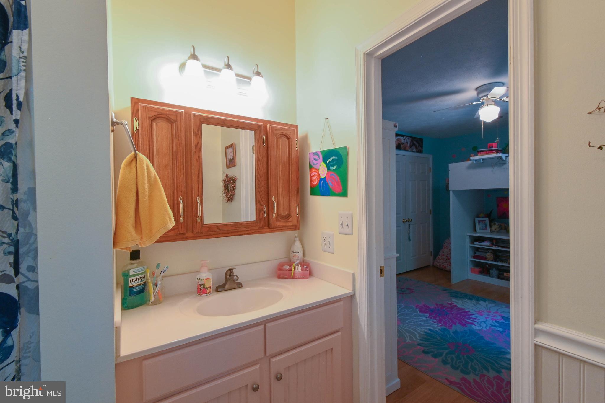 FOXCREST MANOR - Residential