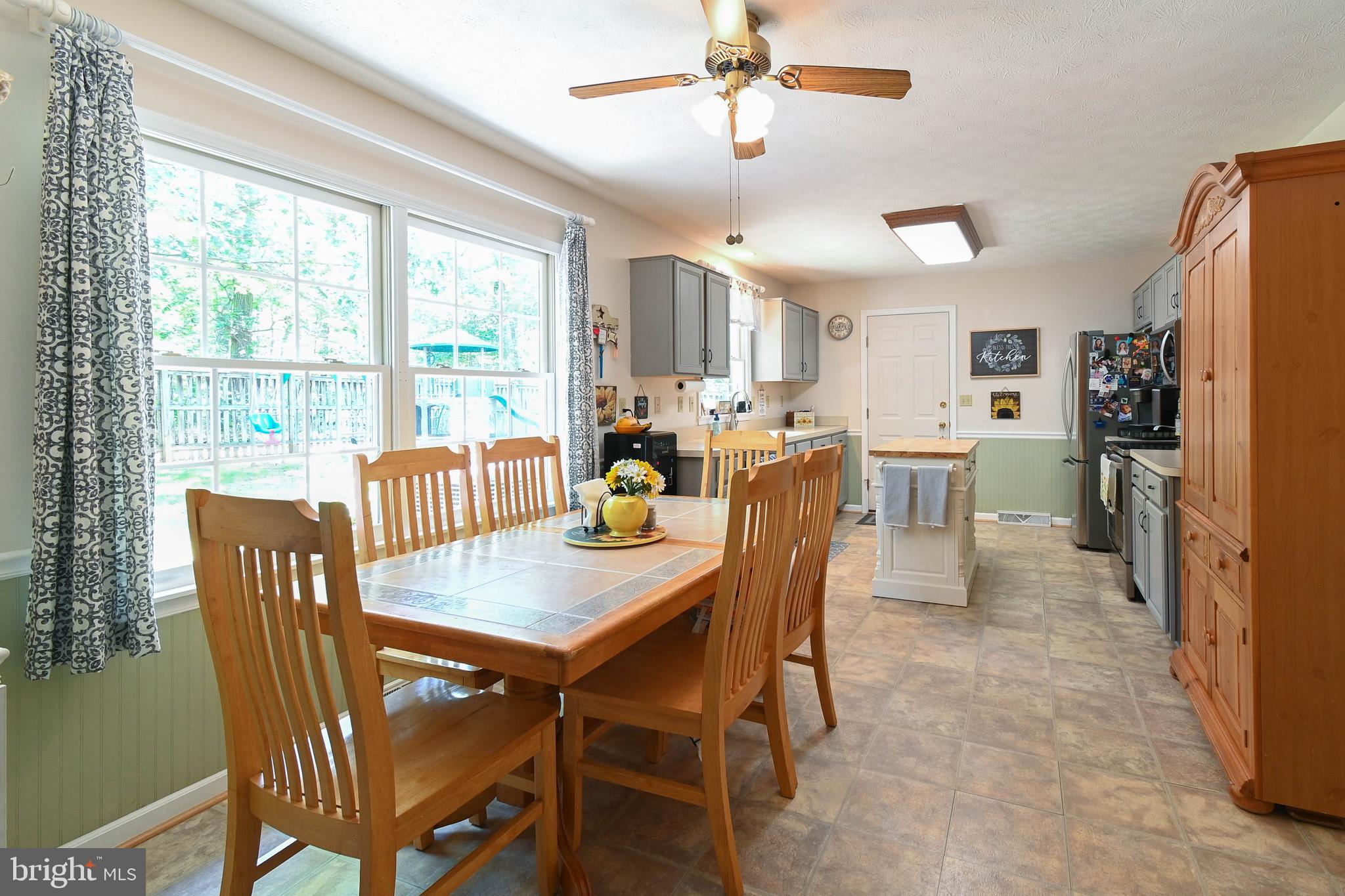 FOXCREST MANOR - Residential