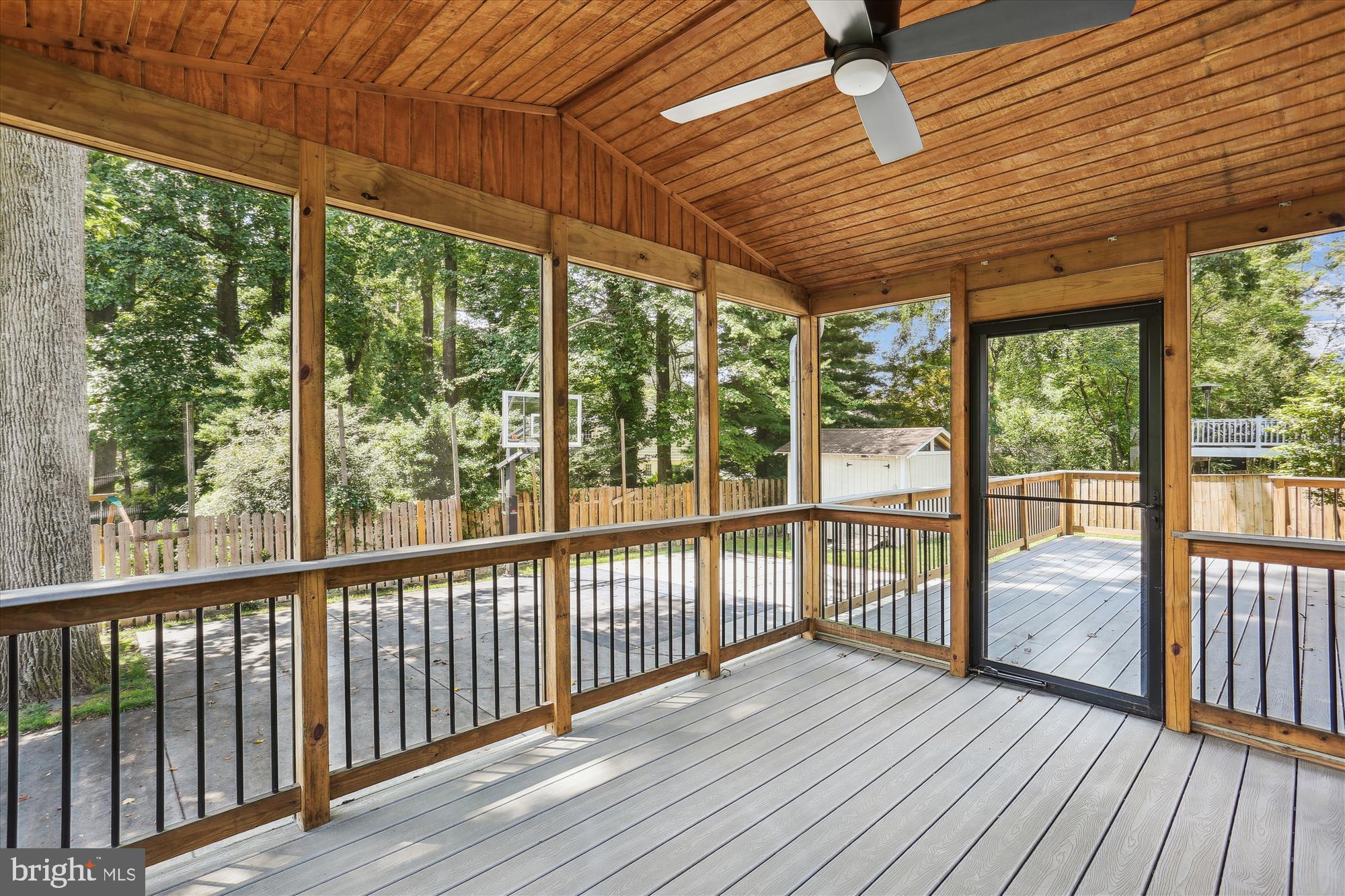 MANOR WOODS - Residential