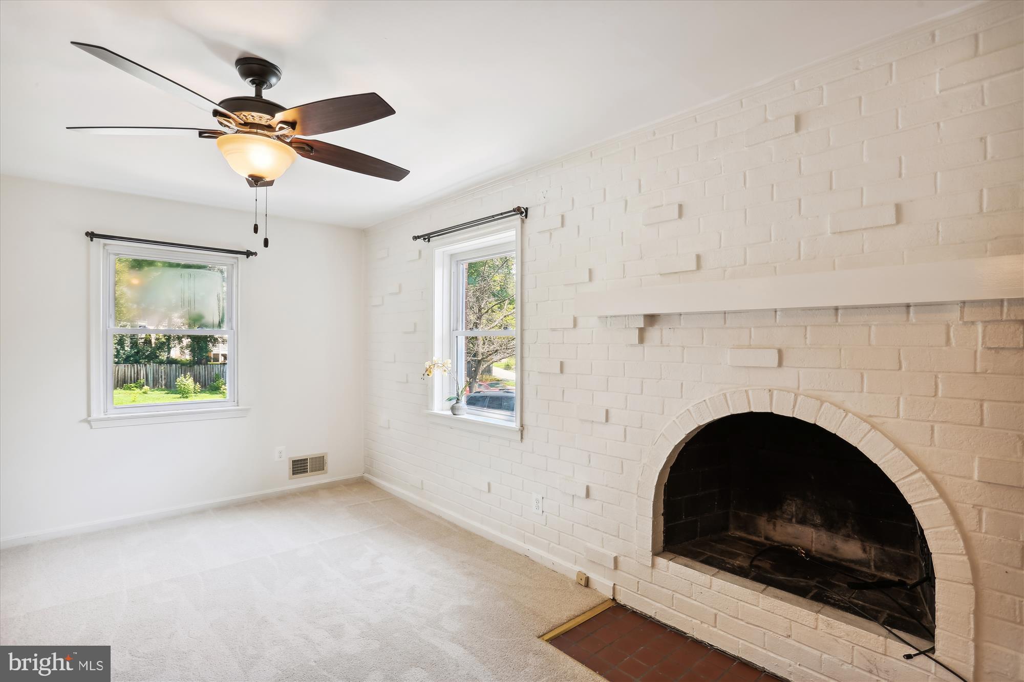 MANOR WOODS - Residential