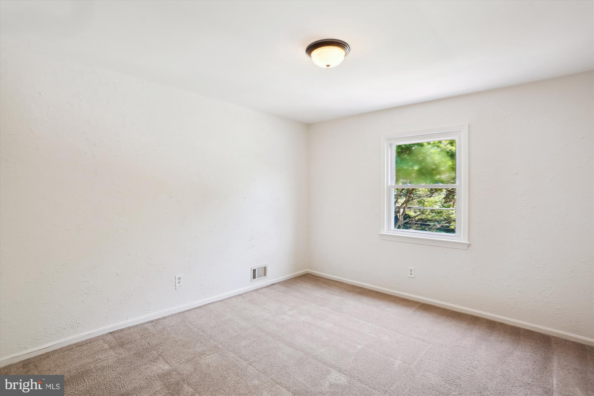 MANOR WOODS - Residential