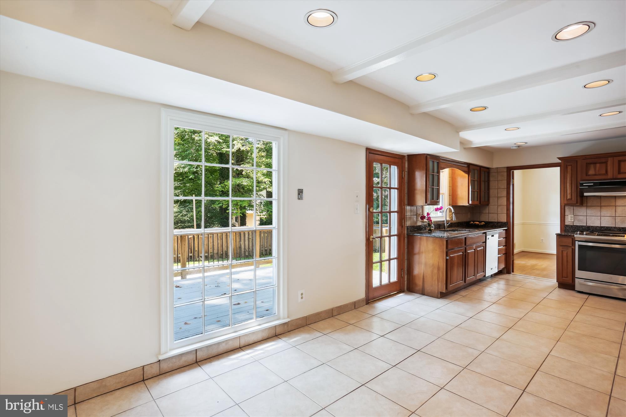 MANOR WOODS - Residential