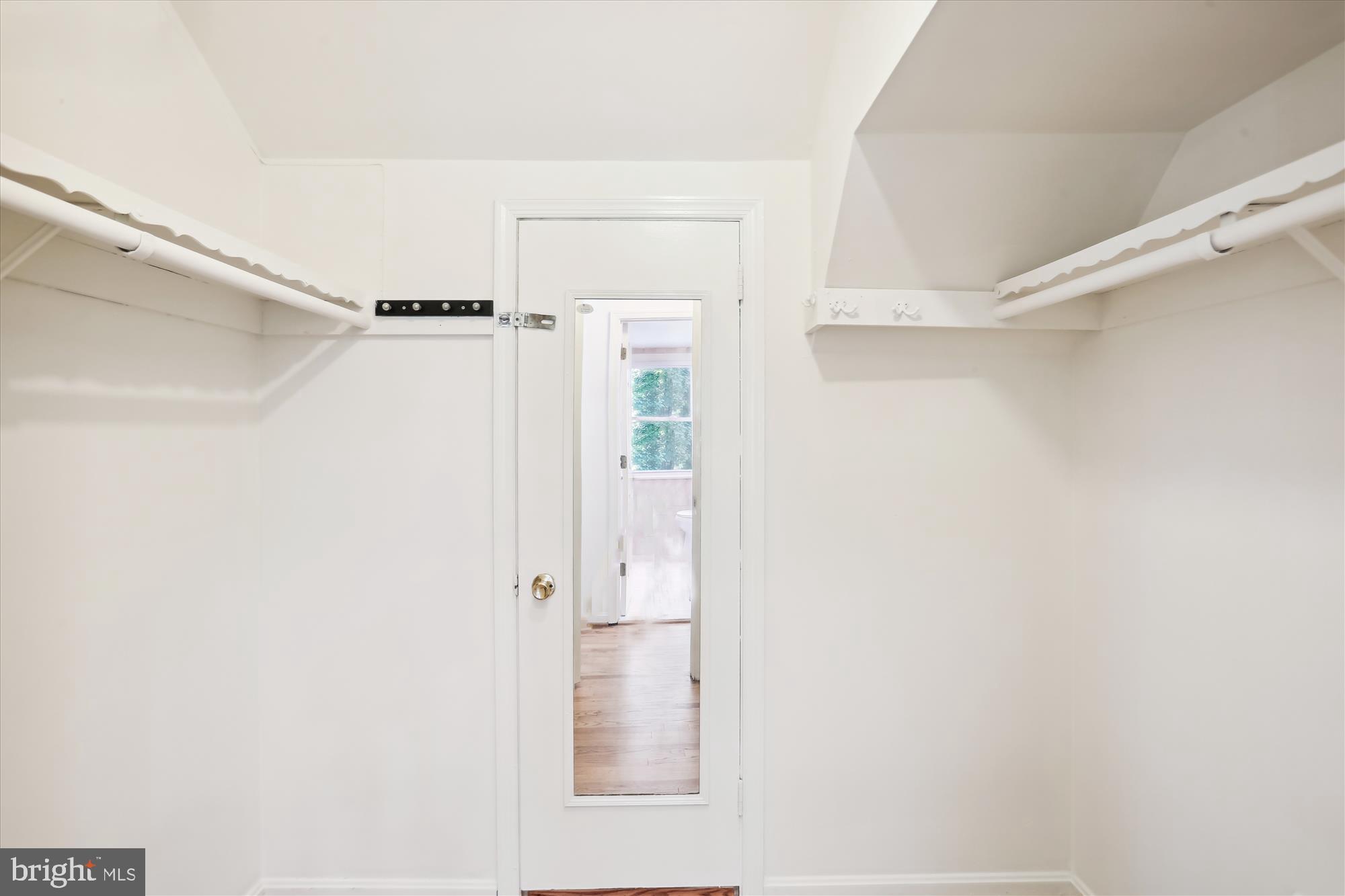 MANOR WOODS - Residential