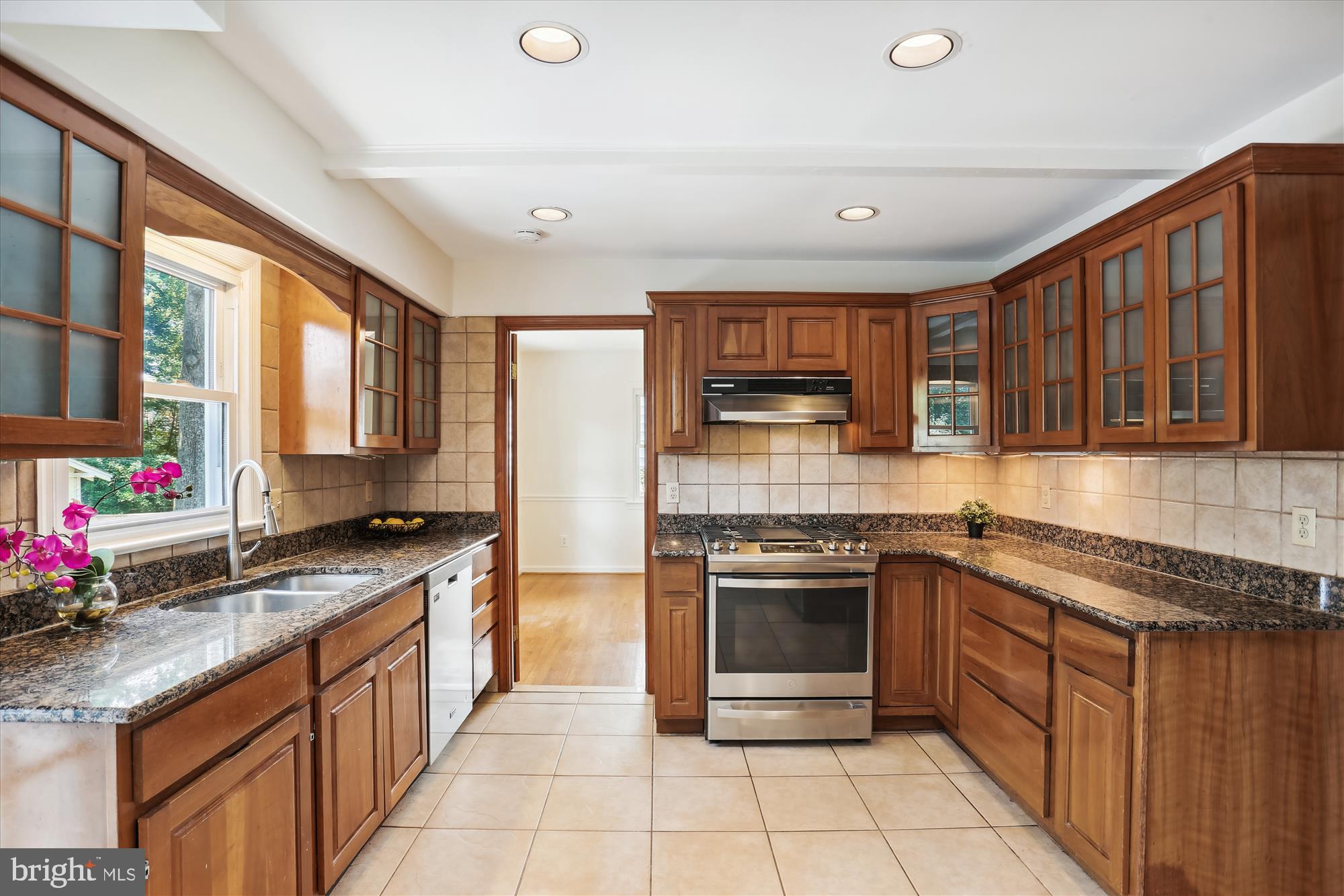 MANOR WOODS - Residential