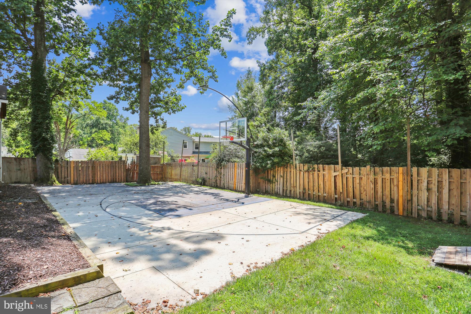 MANOR WOODS - Residential