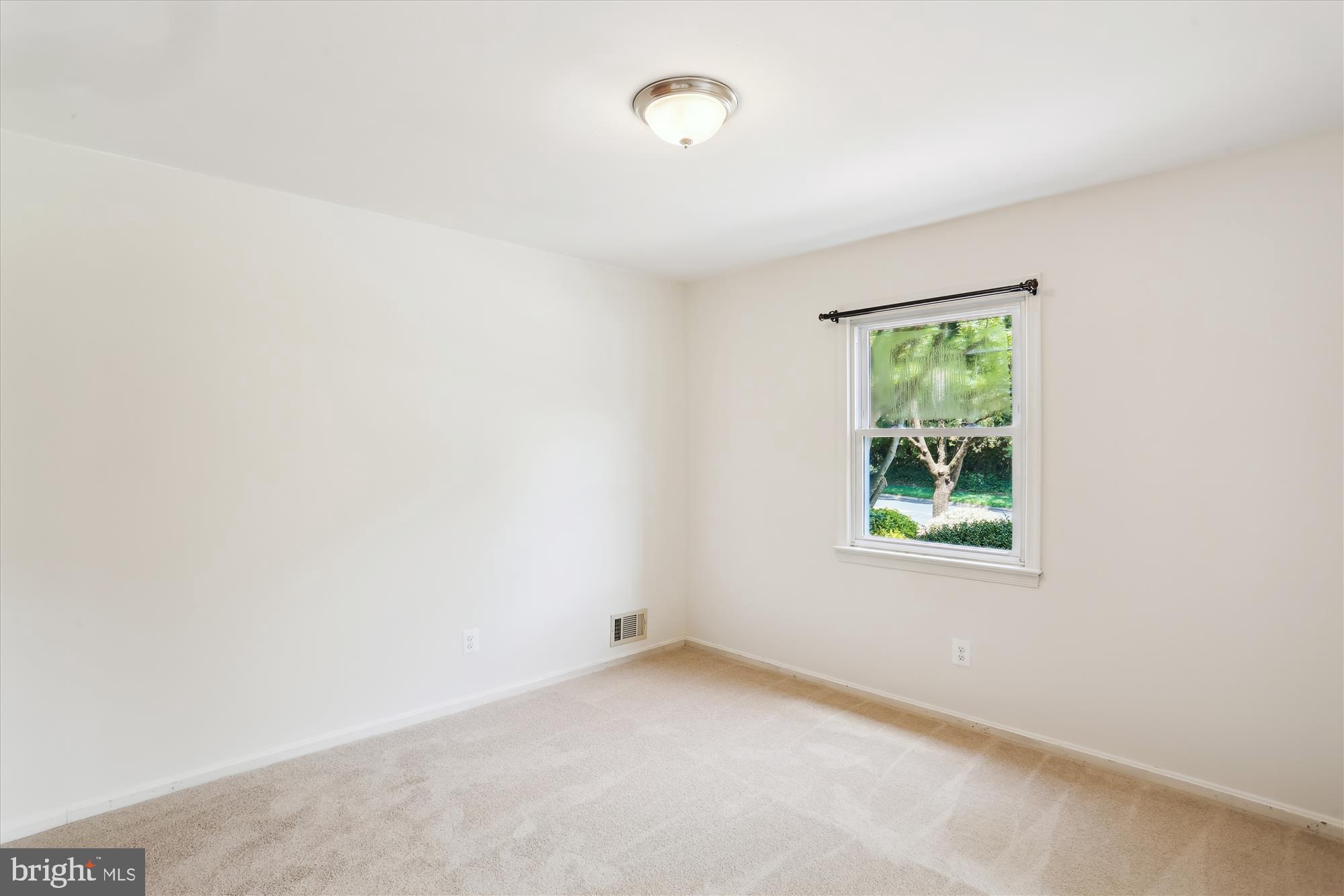 MANOR WOODS - Residential