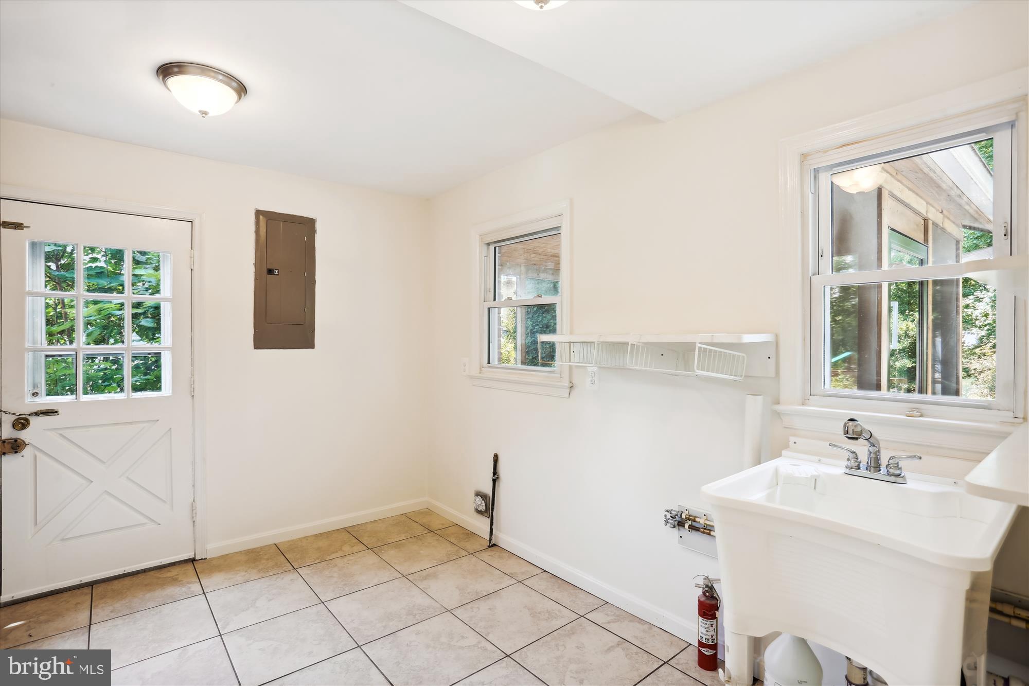 MANOR WOODS - Residential