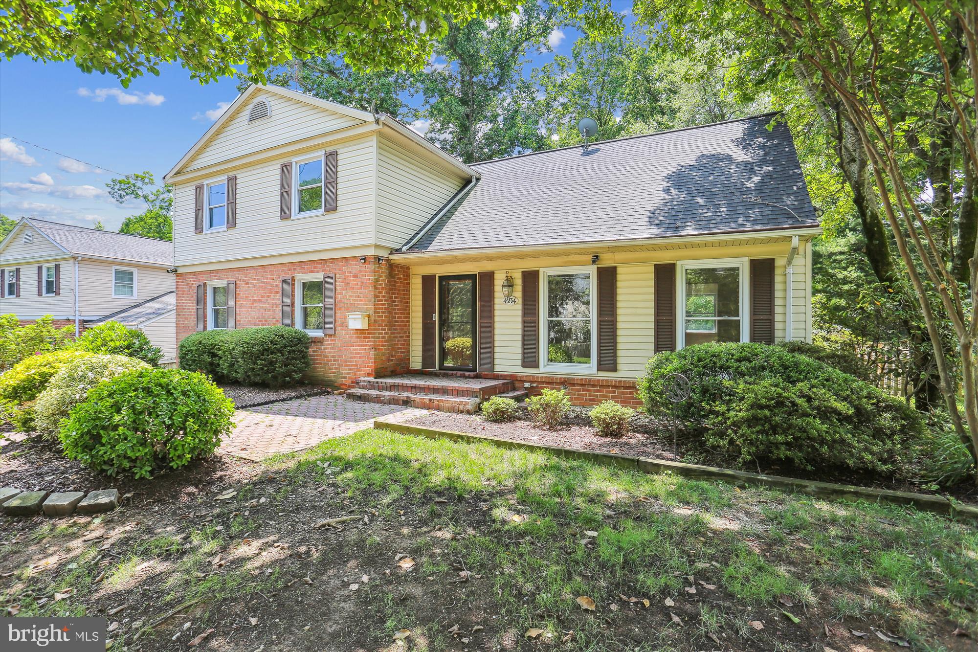 MANOR WOODS - Residential