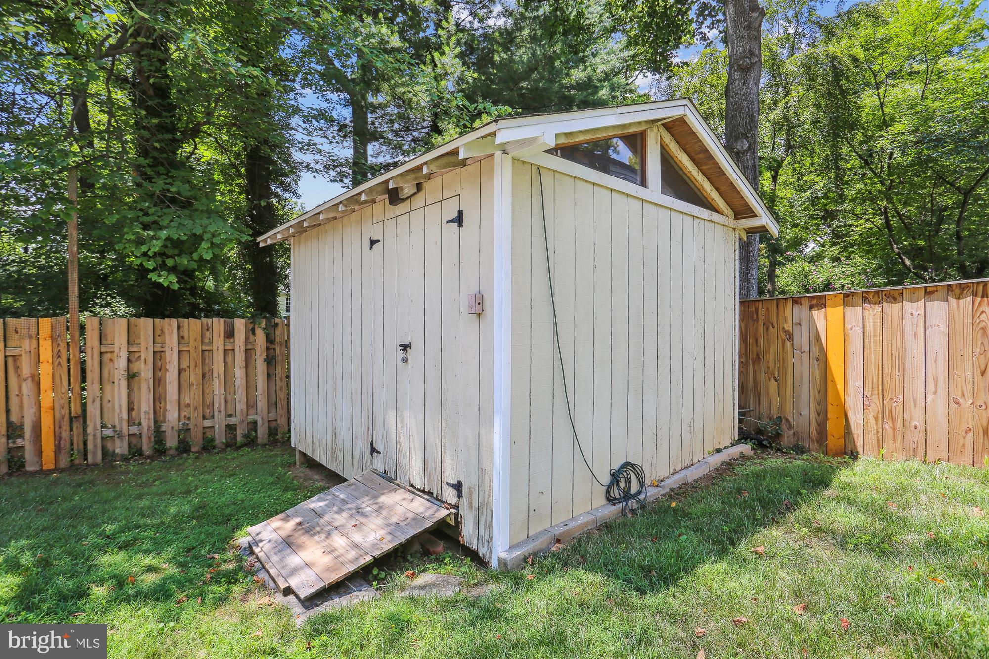 MANOR WOODS - Residential