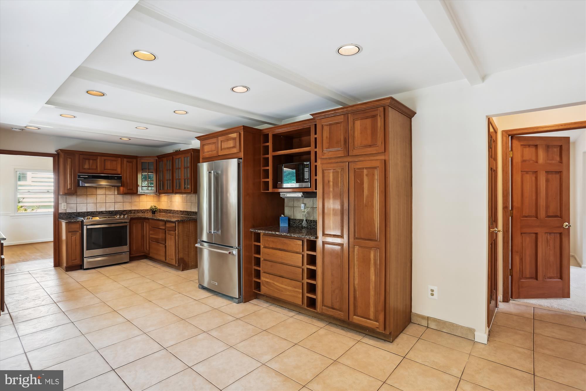 MANOR WOODS - Residential