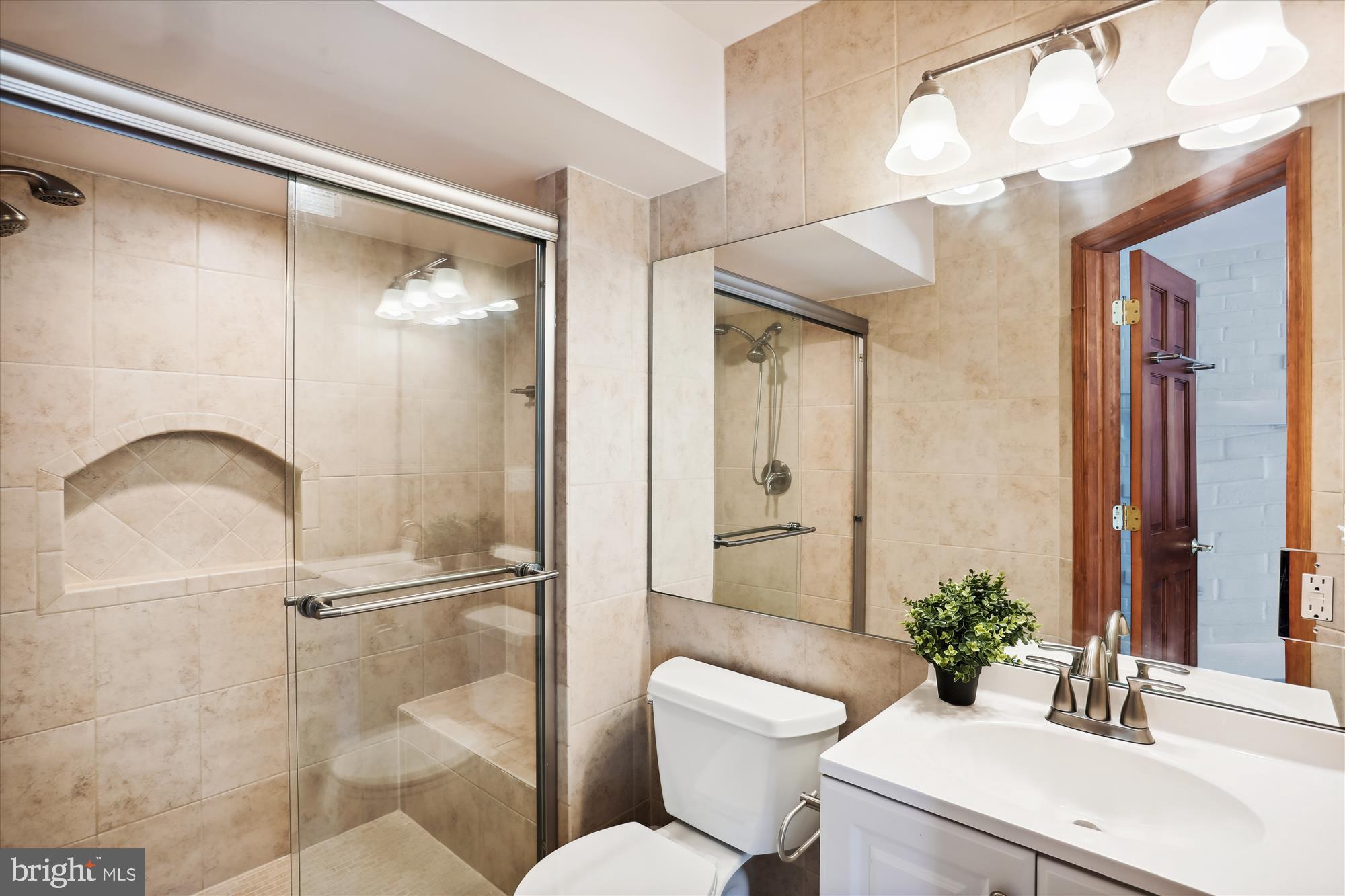 MANOR WOODS - Residential