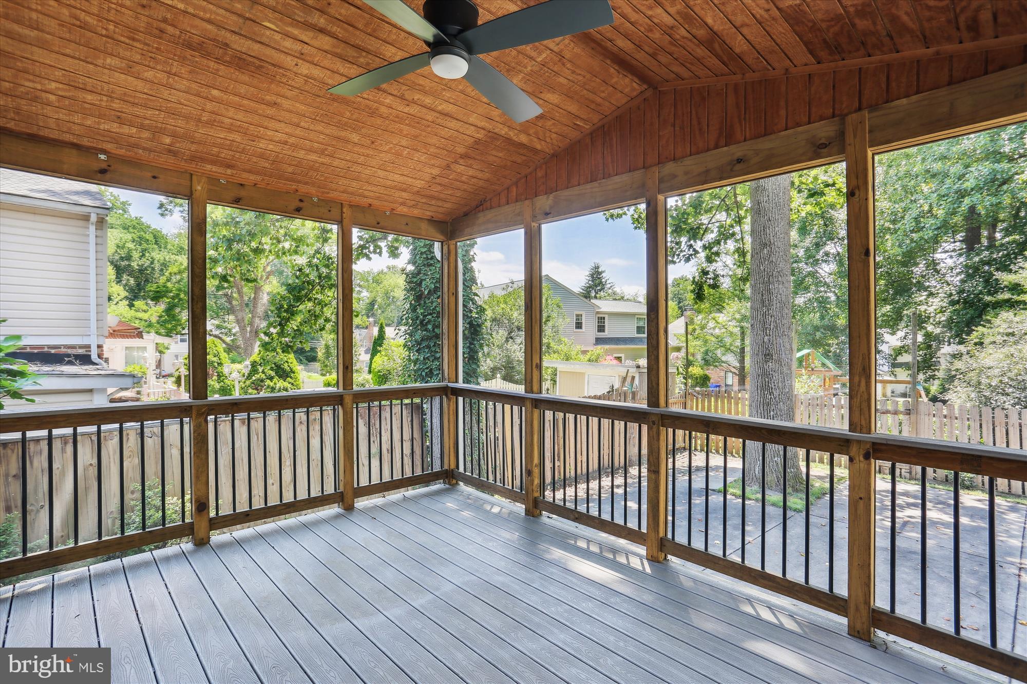 MANOR WOODS - Residential