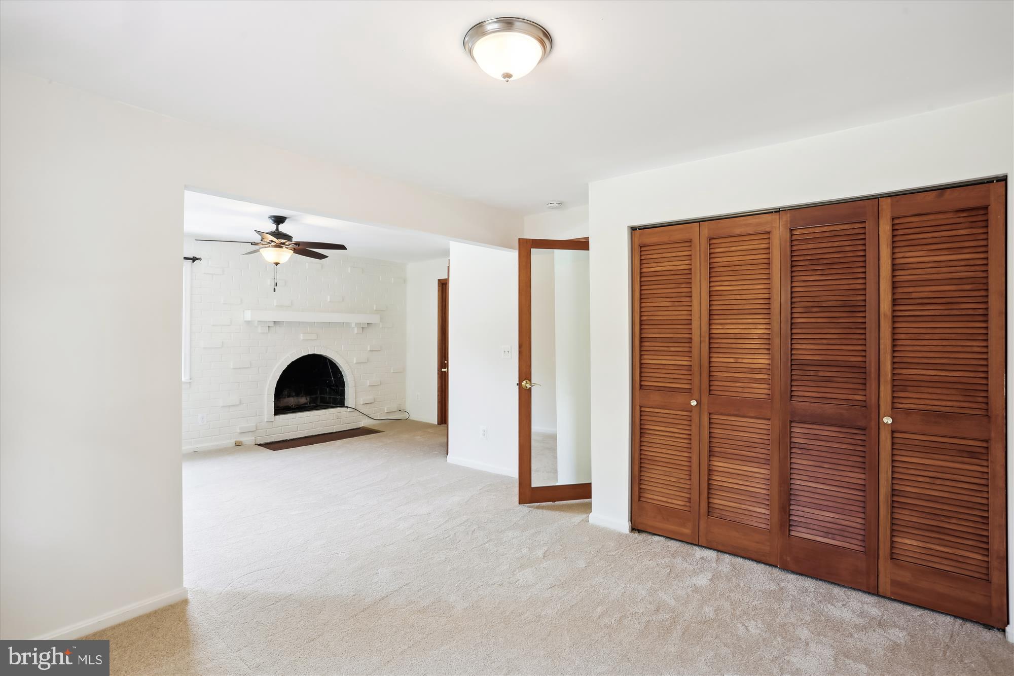 MANOR WOODS - Residential