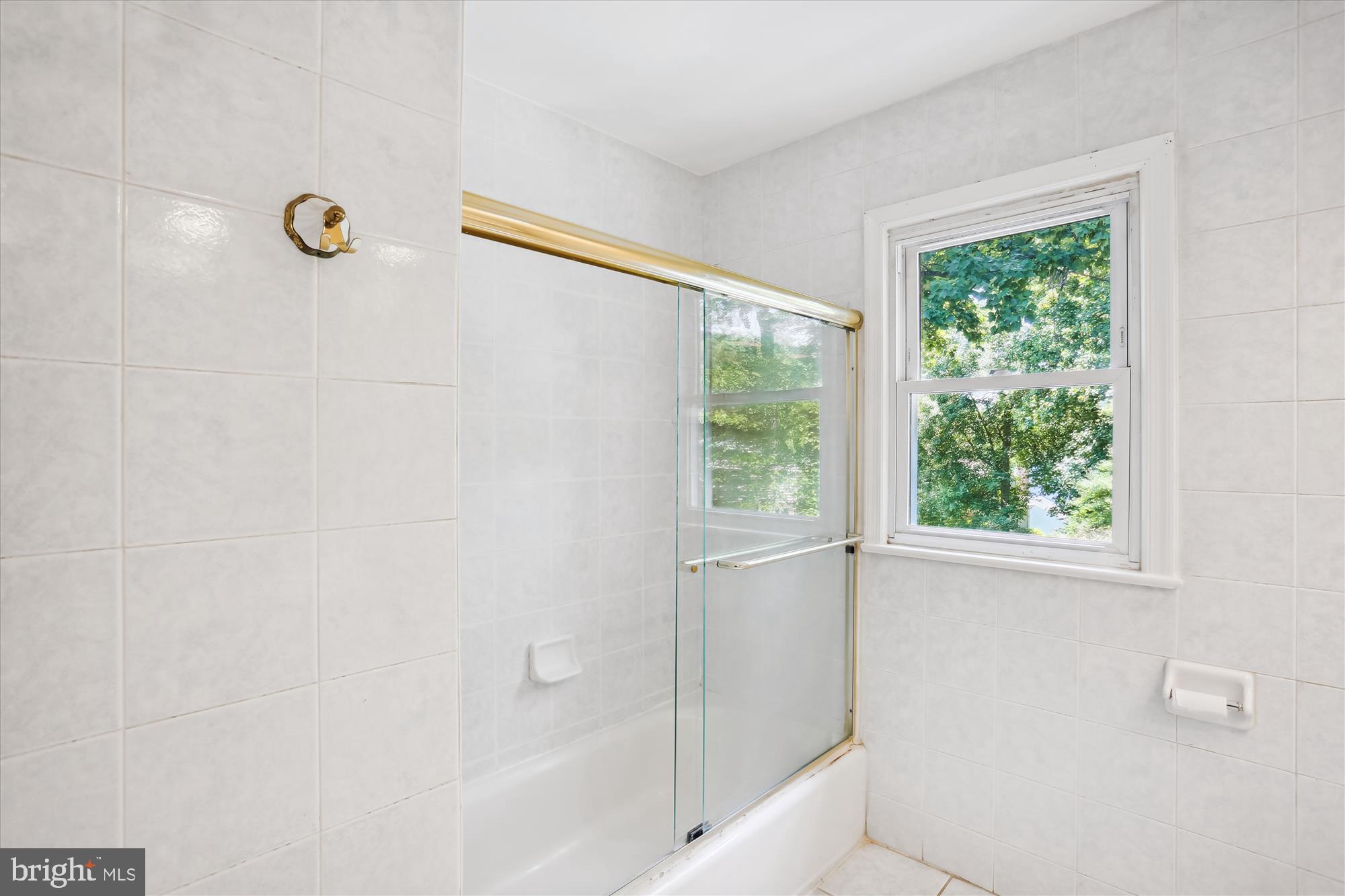 MANOR WOODS - Residential