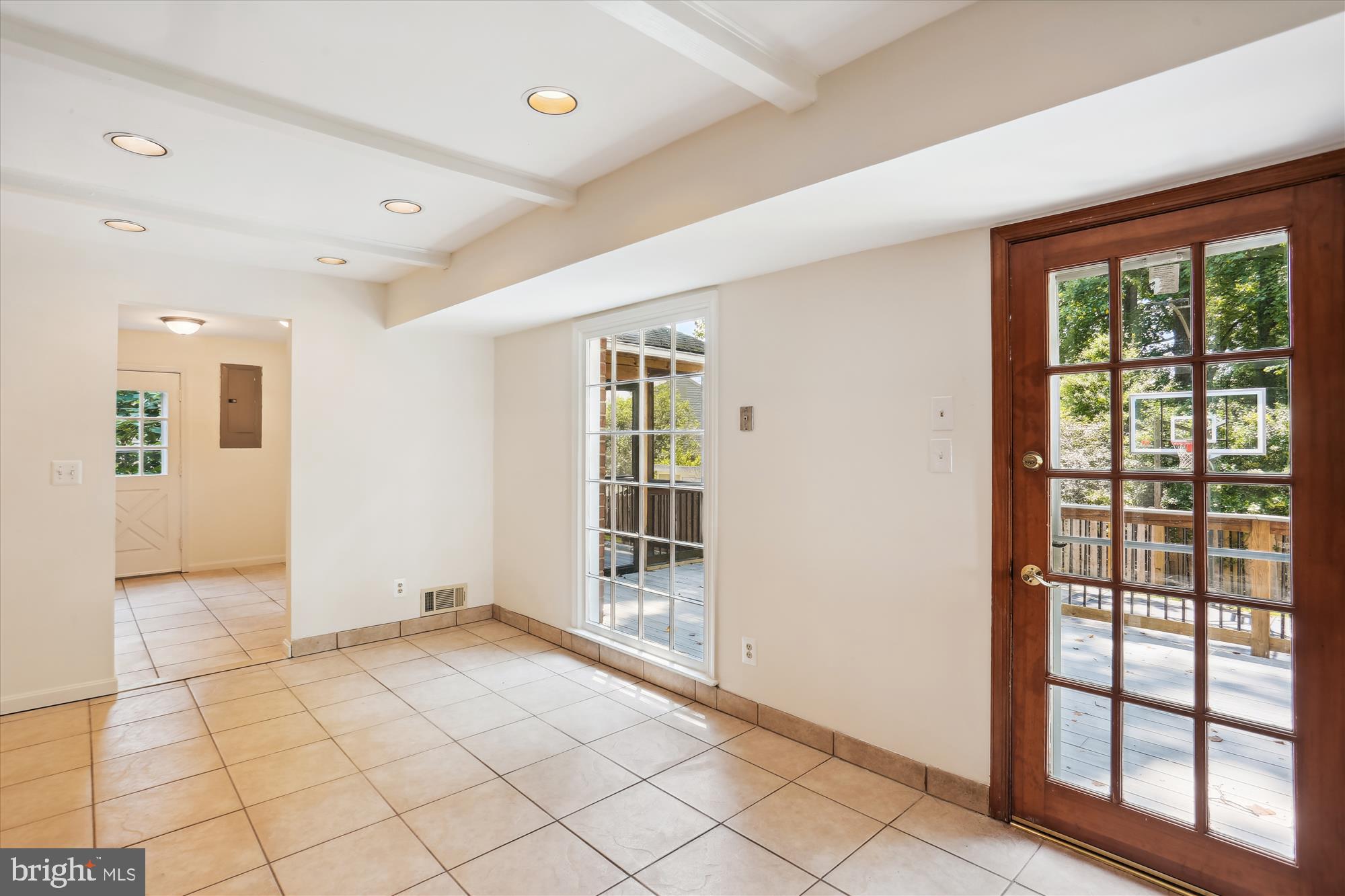 MANOR WOODS - Residential