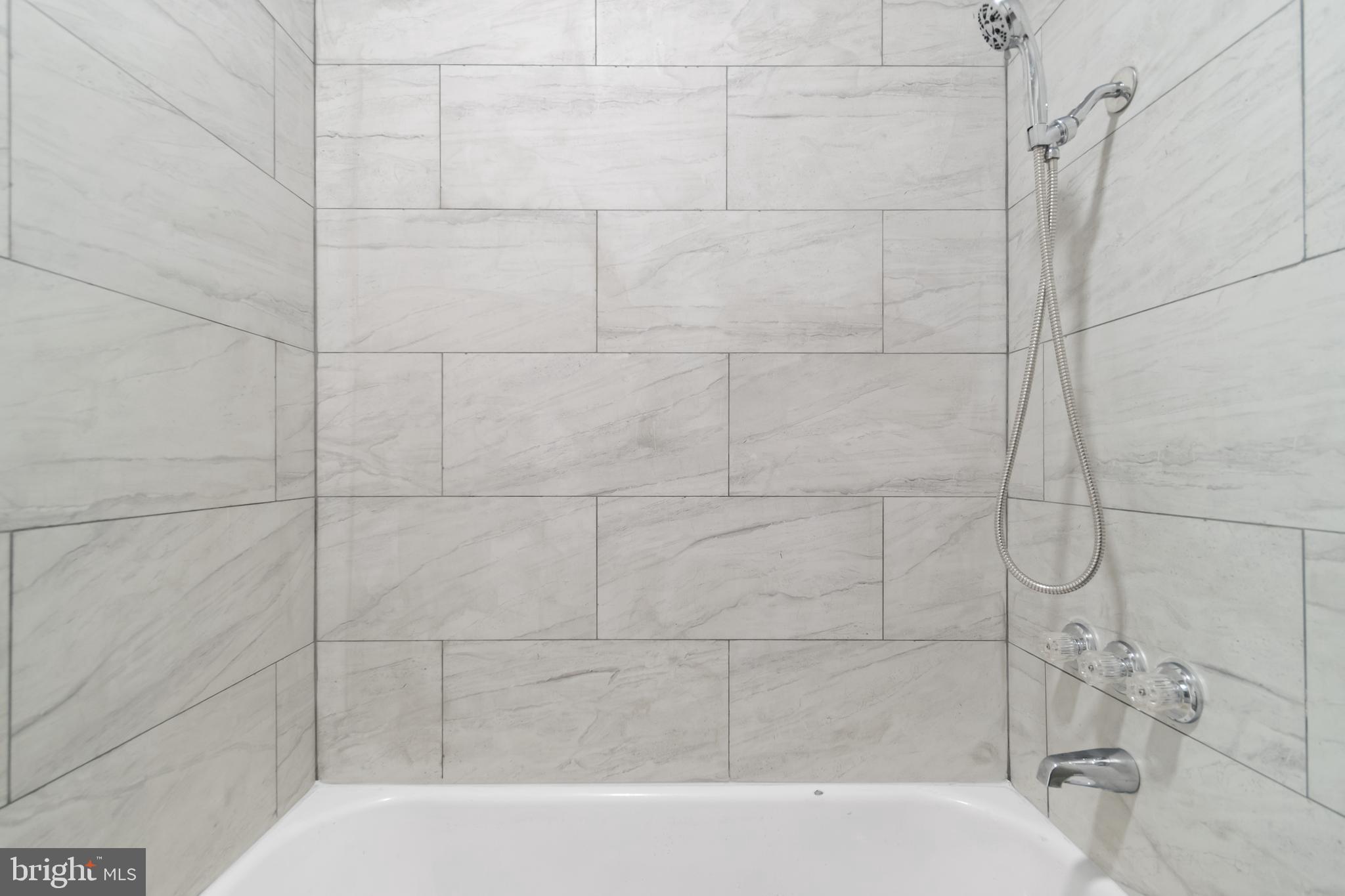 MILL HILL - Residential Lease