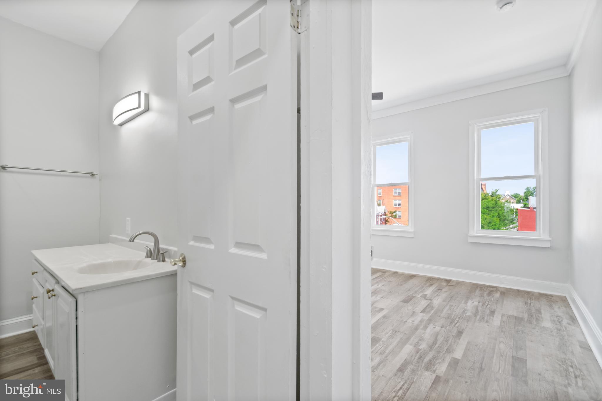 MILL HILL - Residential Lease