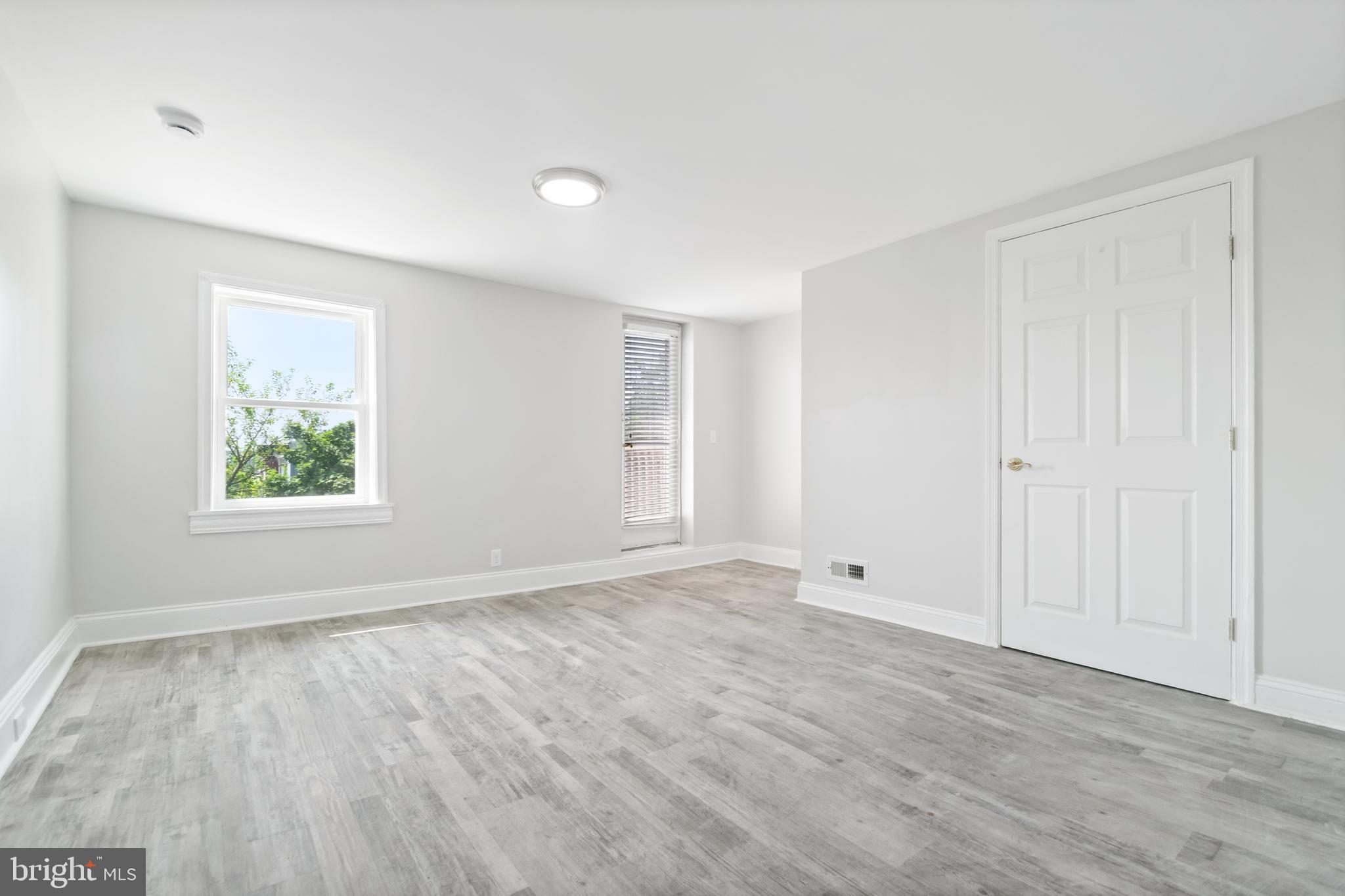 MILL HILL - Residential Lease