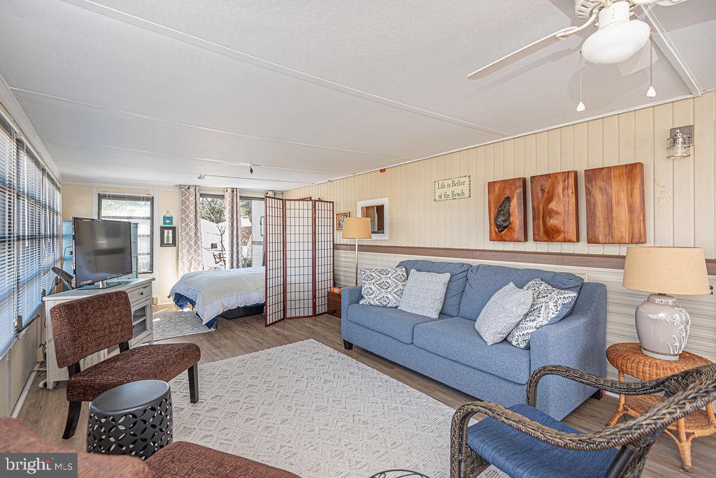 WHITE HORSE PARK I - Residential