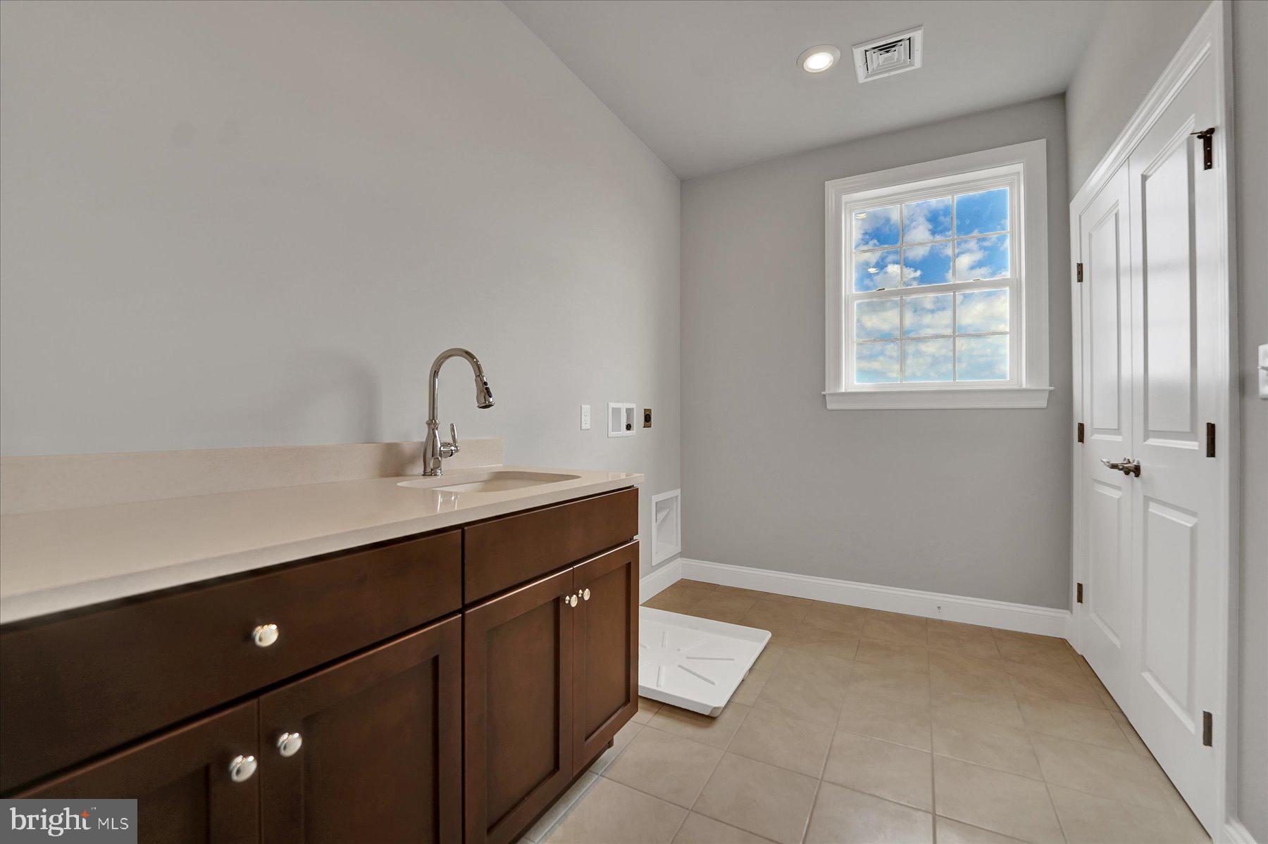 LAUREL HILLS - Residential