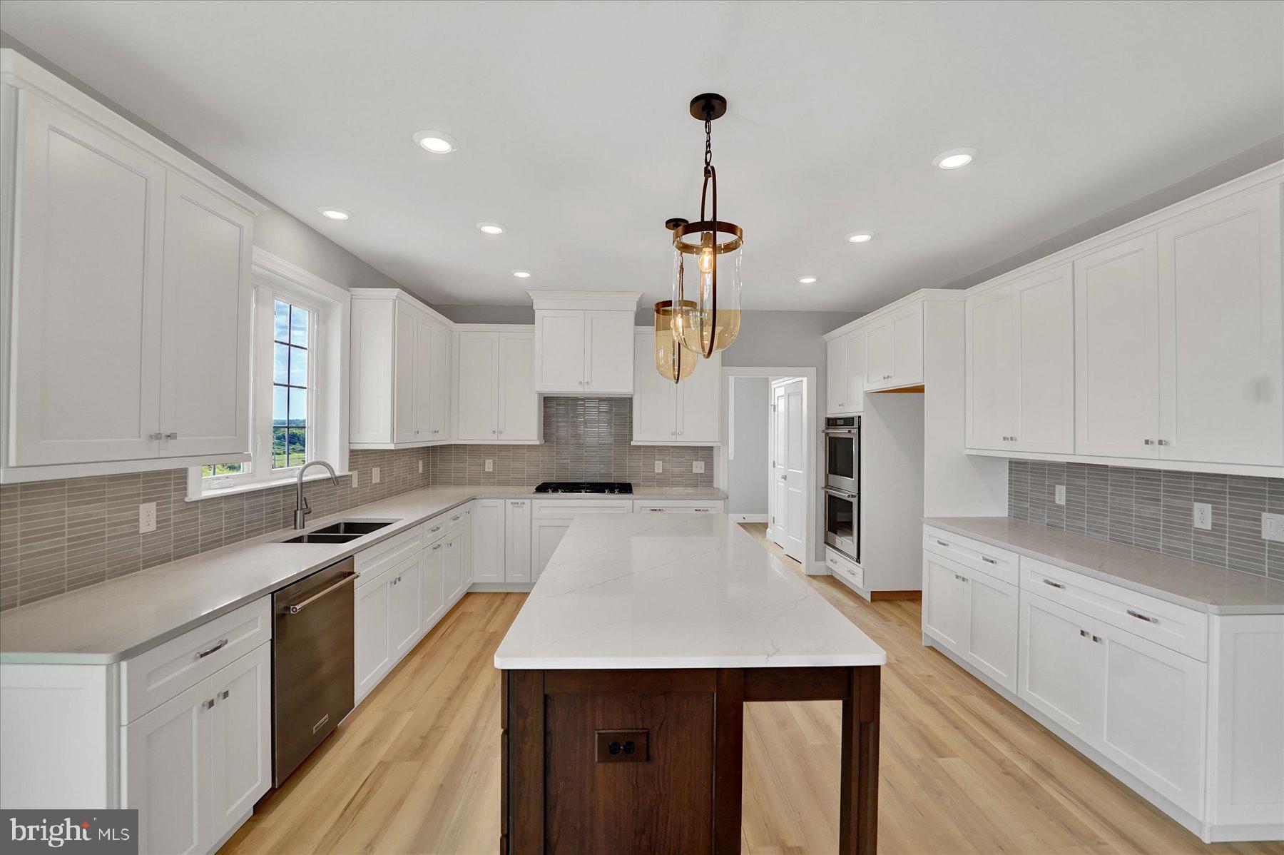 LAUREL HILLS - Residential