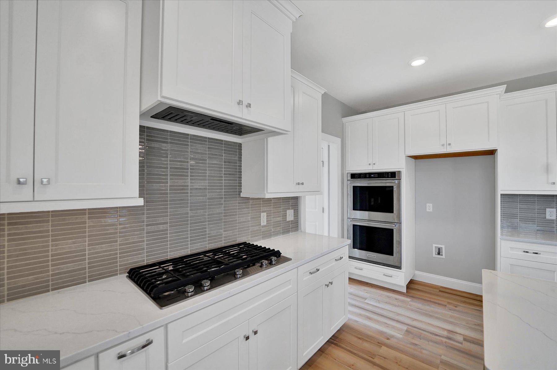 LAUREL HILLS - Residential