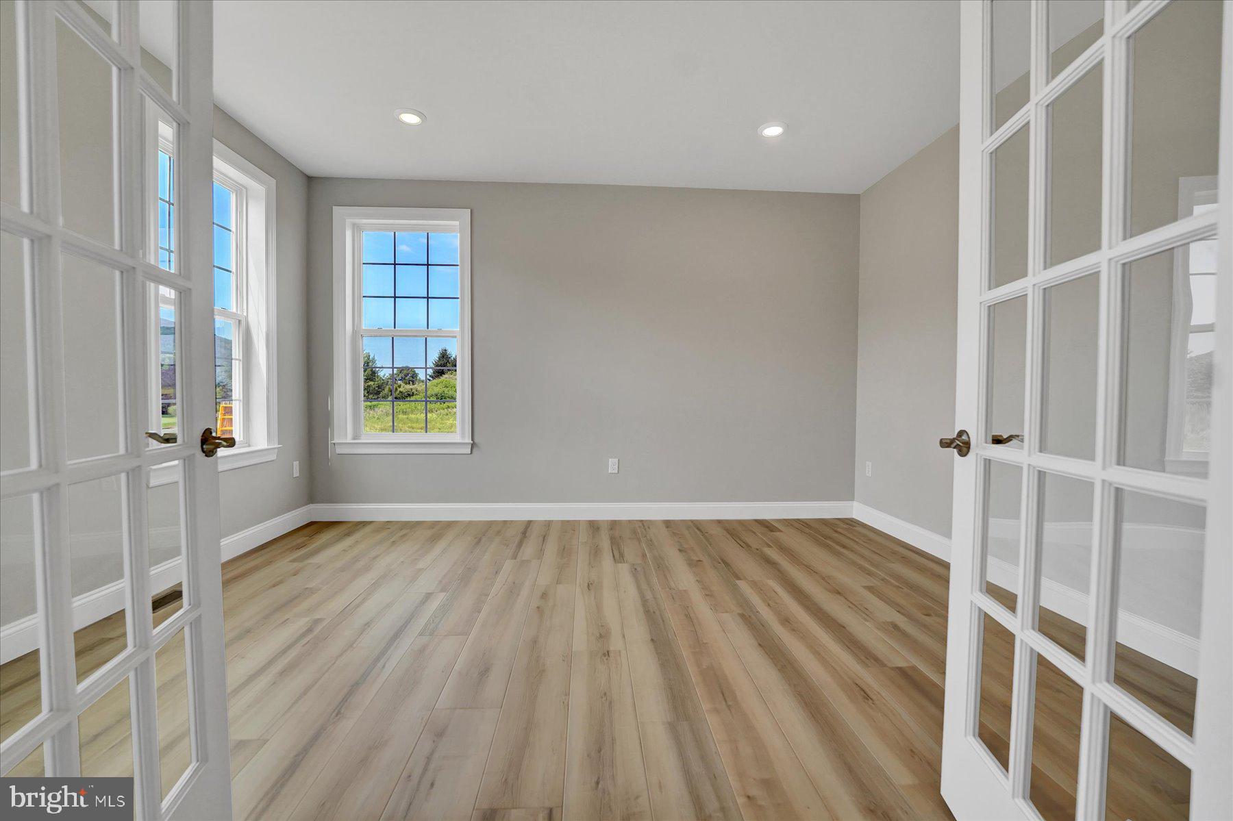 LAUREL HILLS - Residential