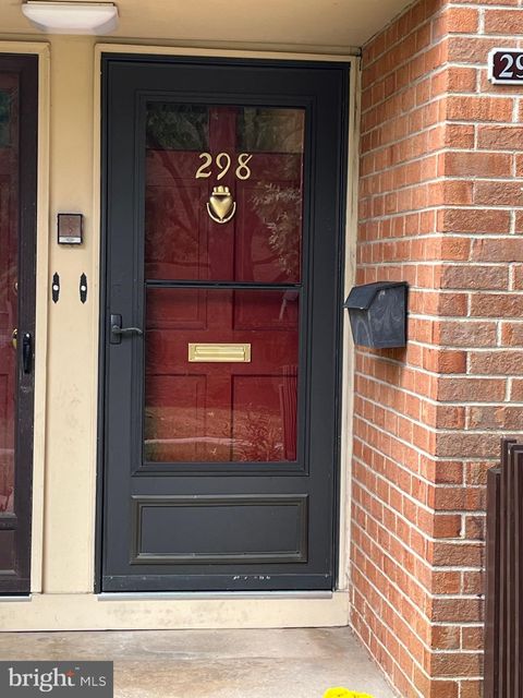 298 OLD FORGE CROSSING 298 DEVON PA 19333