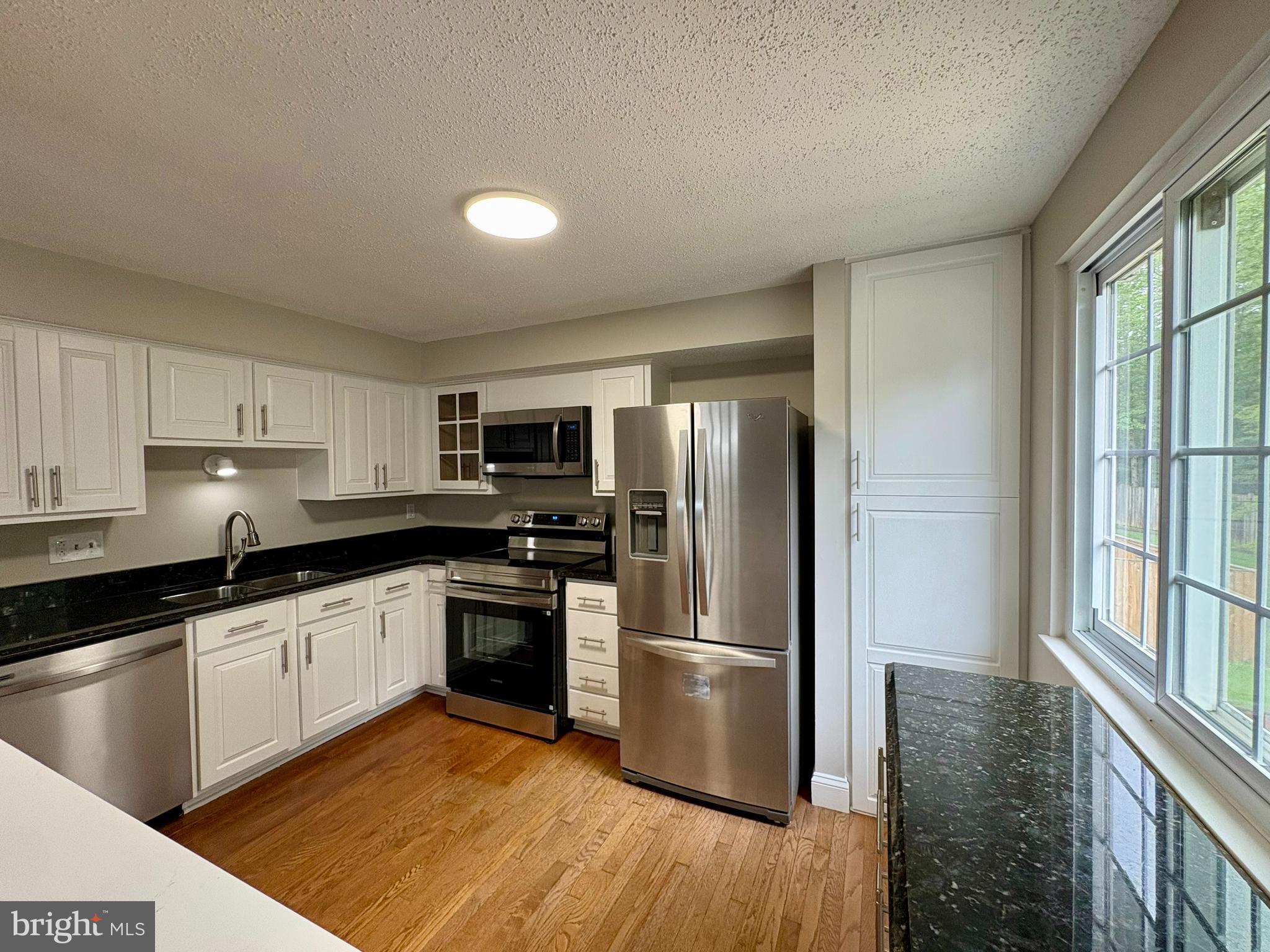 D EVEREUX WEST - Residential