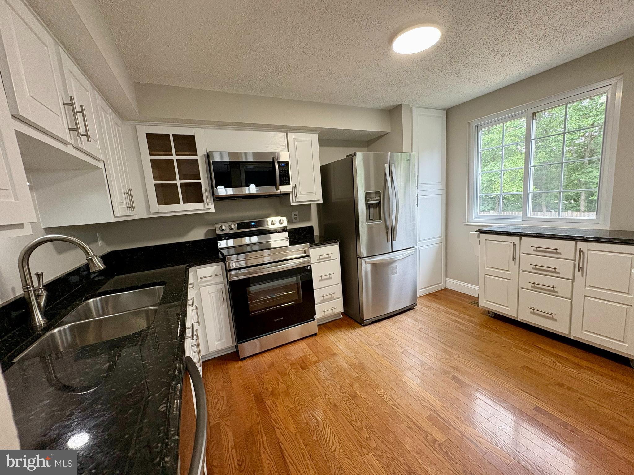 D EVEREUX WEST - Residential