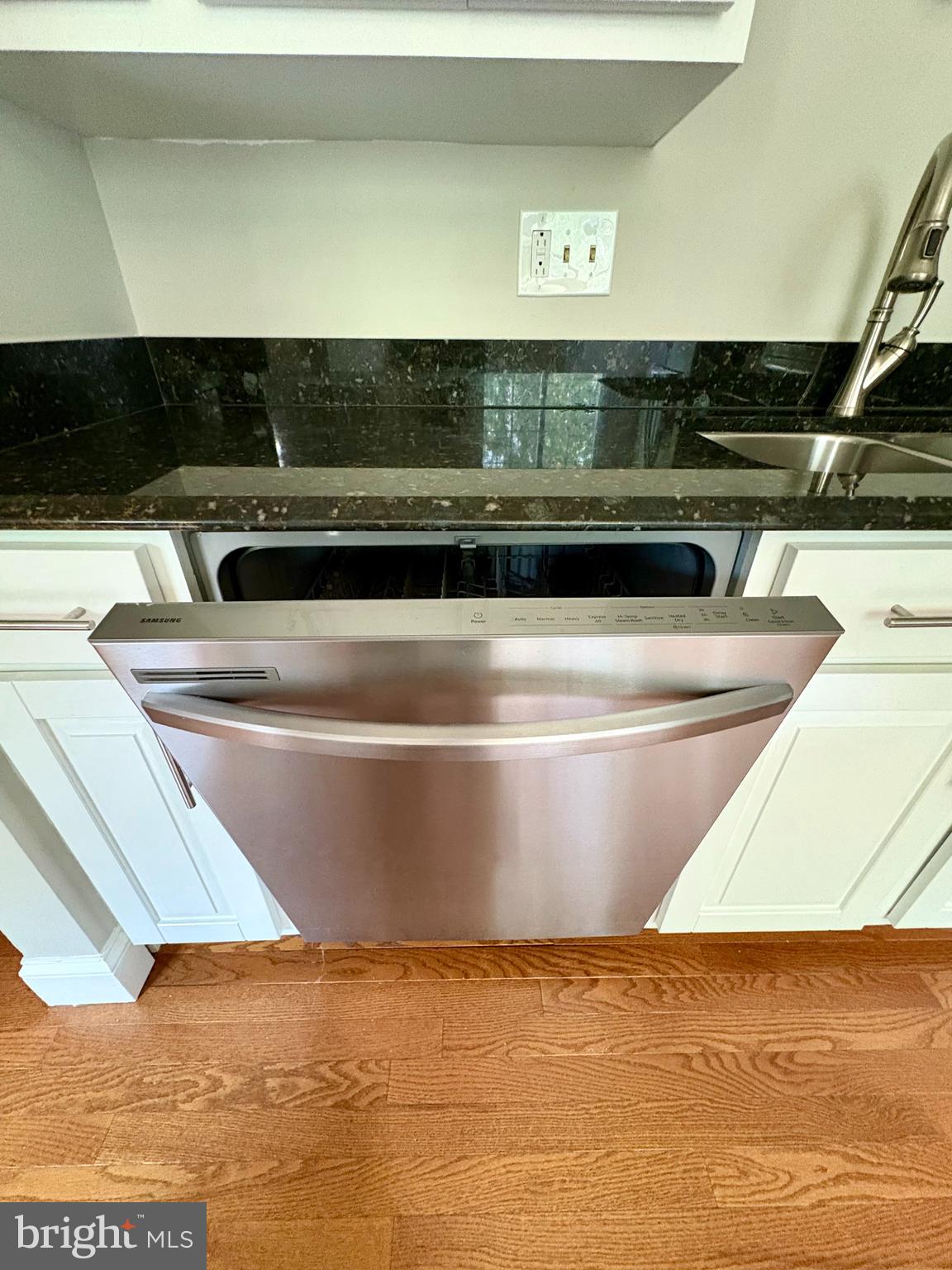 D EVEREUX WEST - Residential