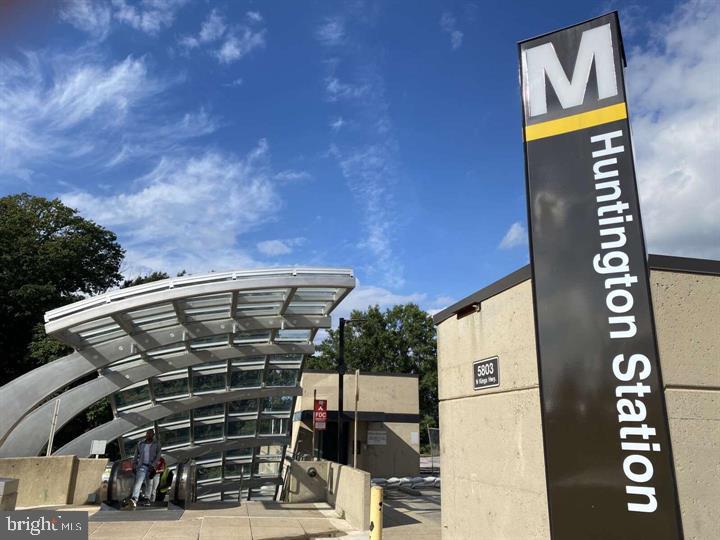 D EVEREUX WEST - Residential