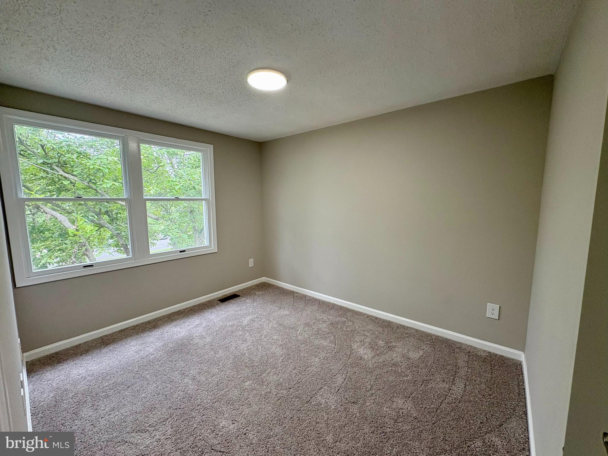 D EVEREUX WEST - Residential