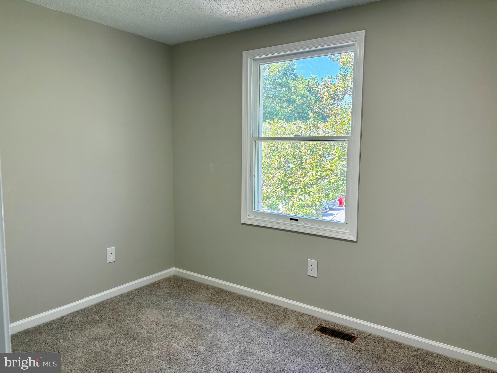 D EVEREUX WEST - Residential