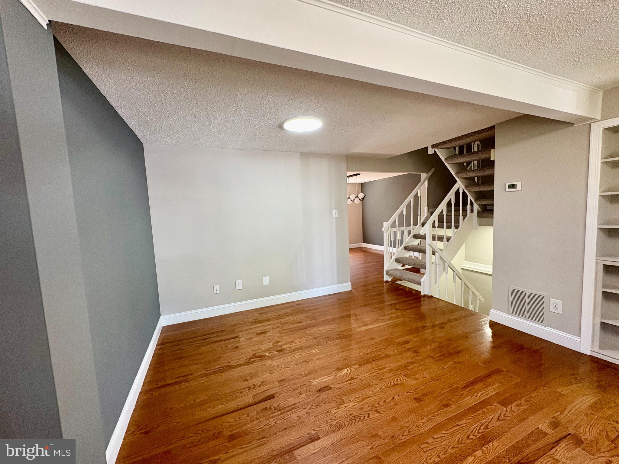 D EVEREUX WEST - Residential