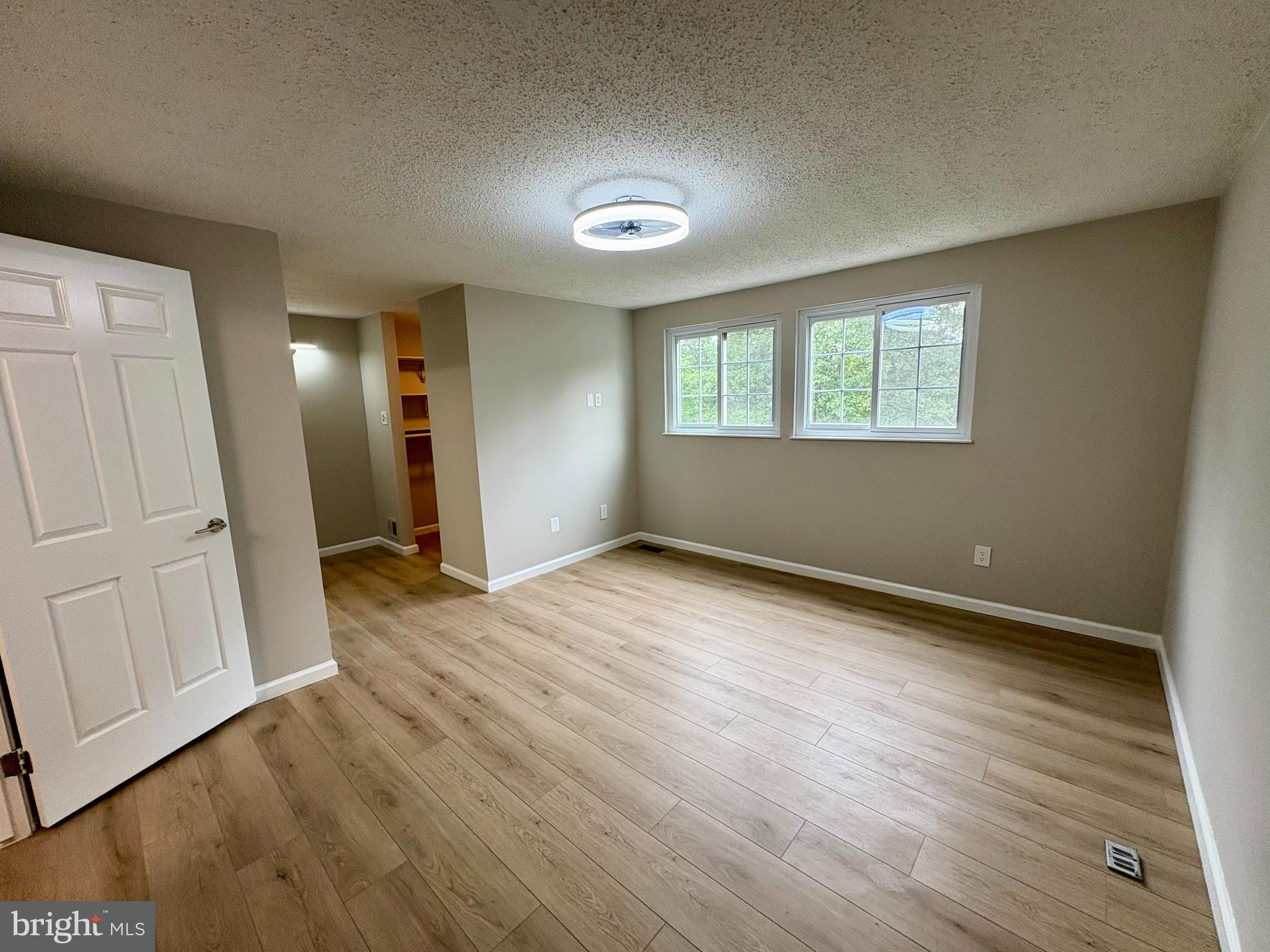 D EVEREUX WEST - Residential