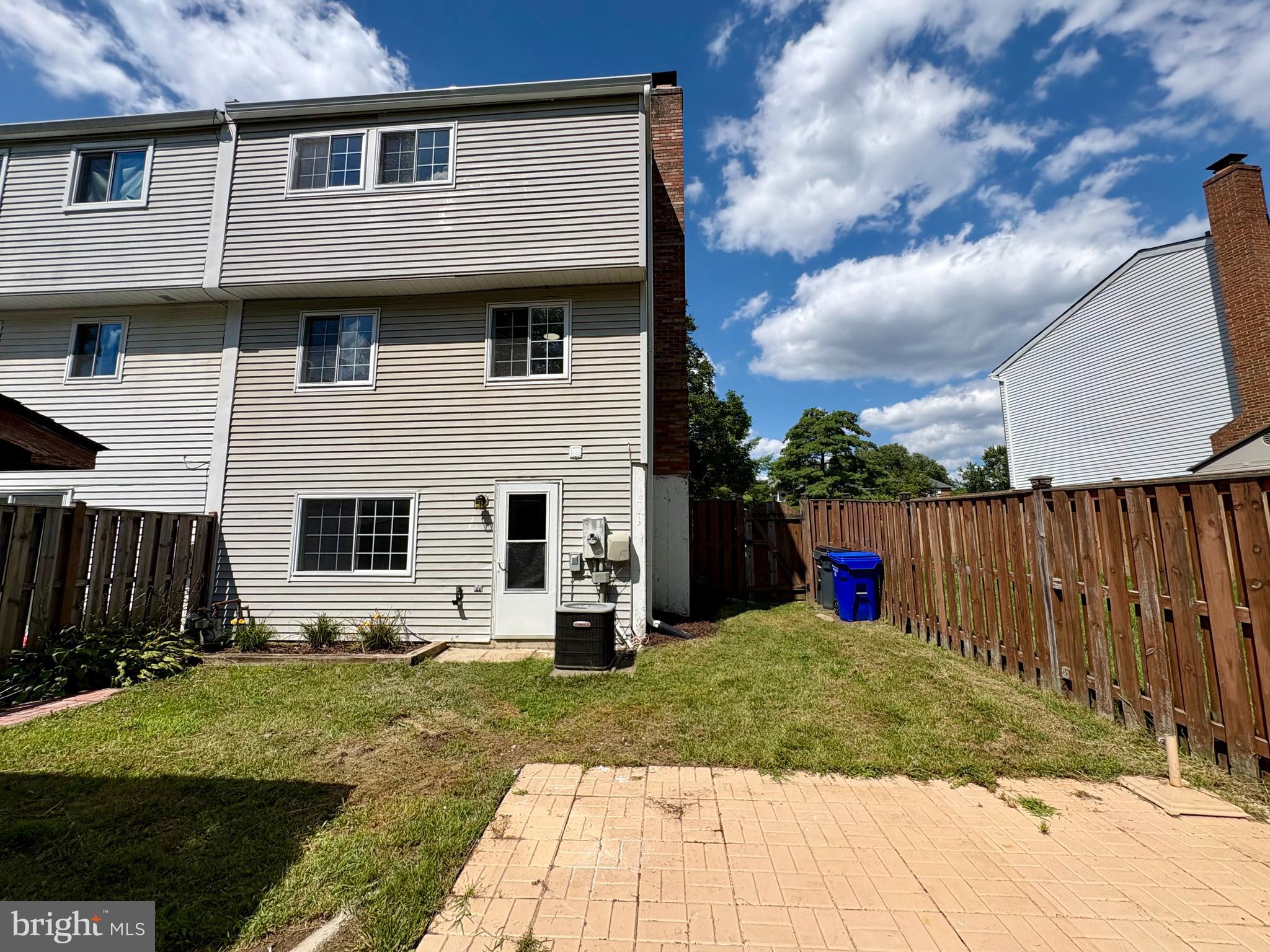 D EVEREUX WEST - Residential