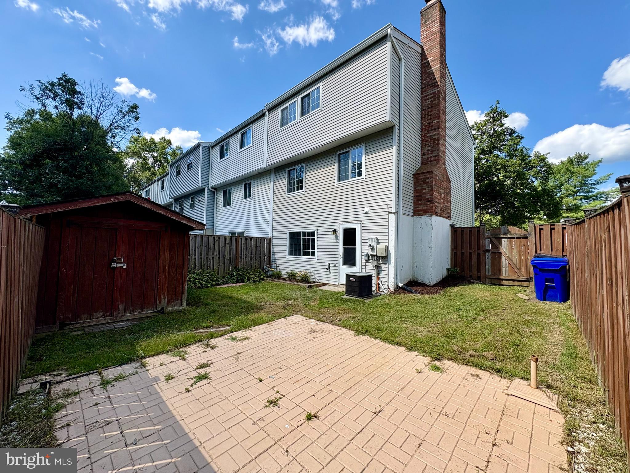 D EVEREUX WEST - Residential